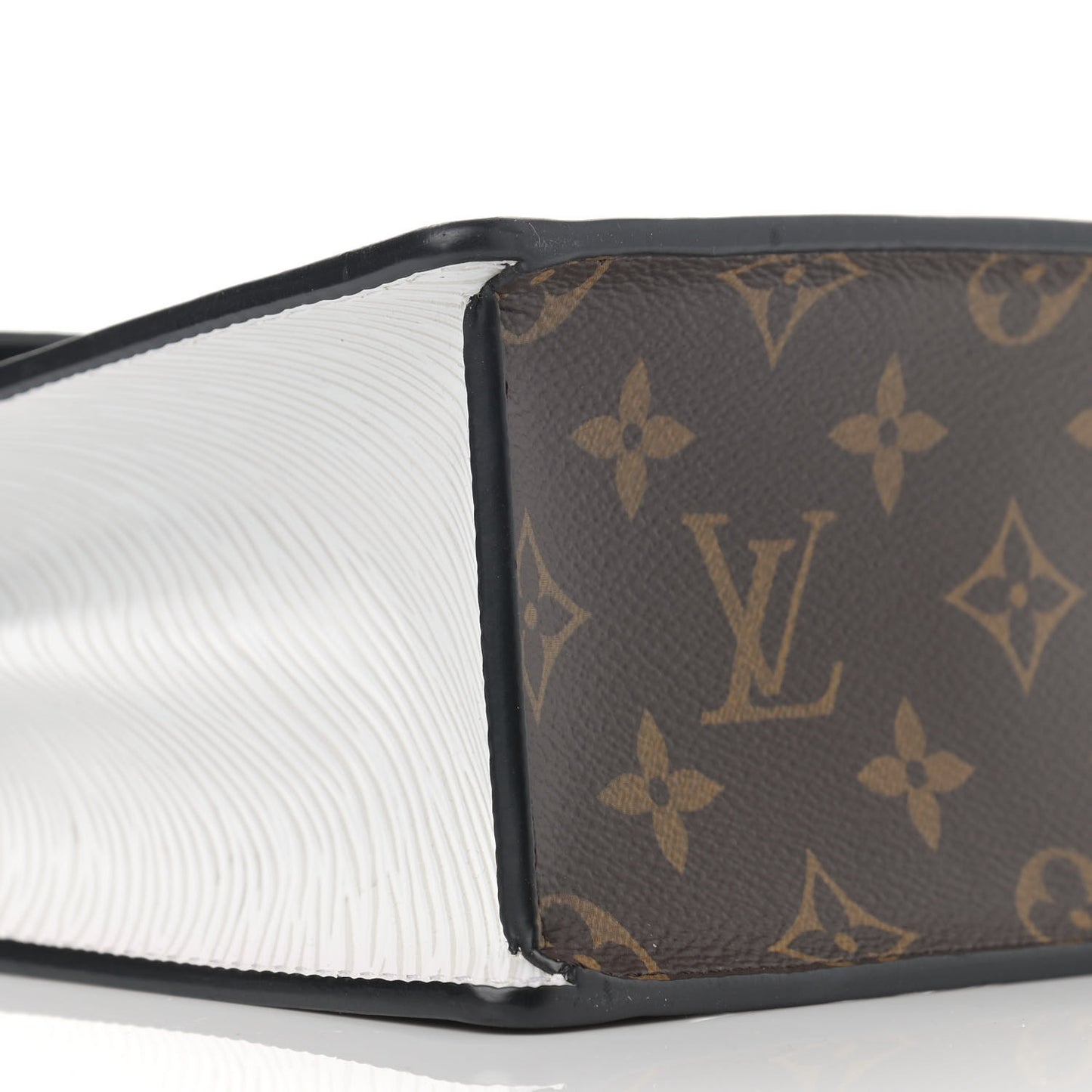 Vernis Epi Monogram Spring Street Black