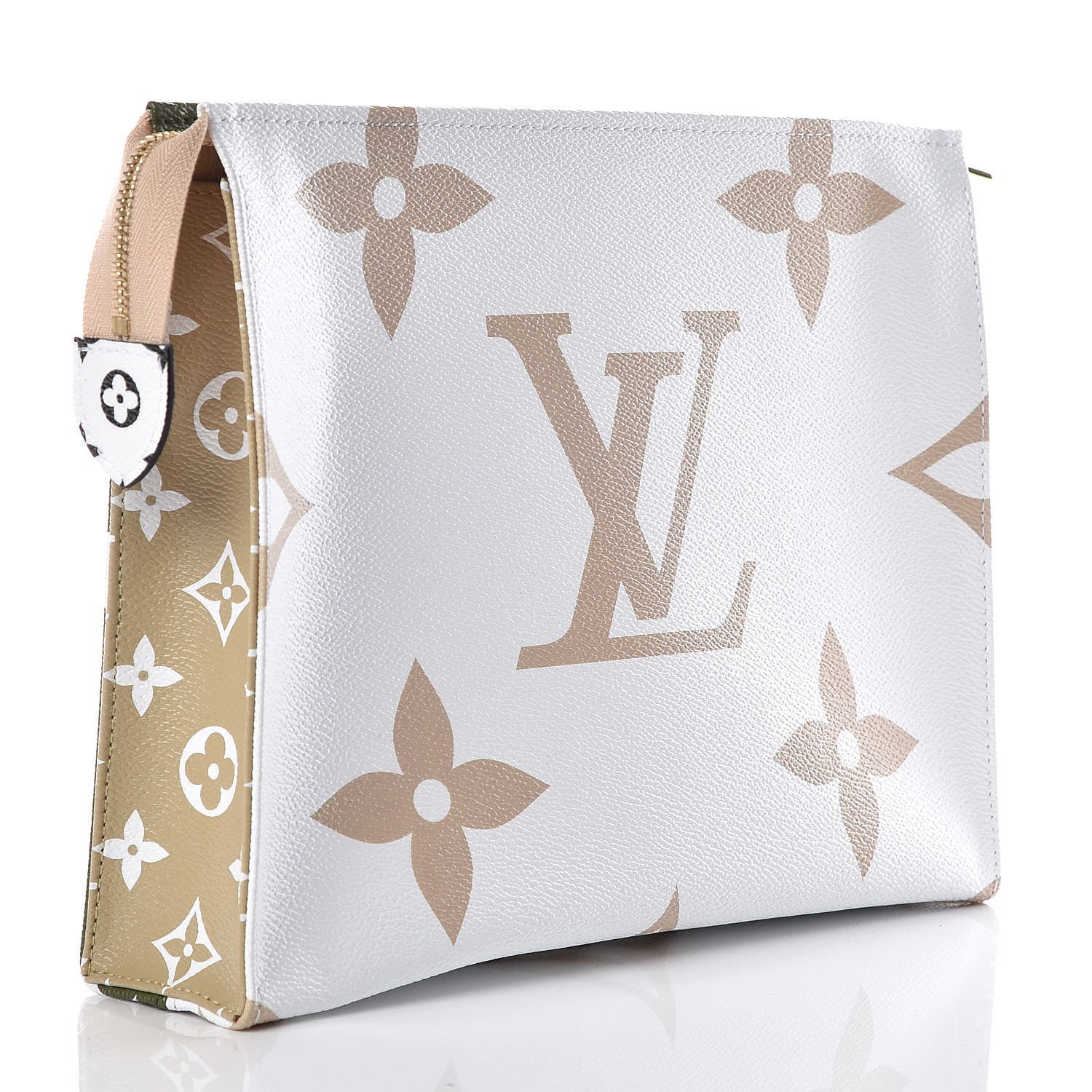 Louis Vuitton Monogram Giant Toiletry Pouch 26 Kaki 3 of 9
