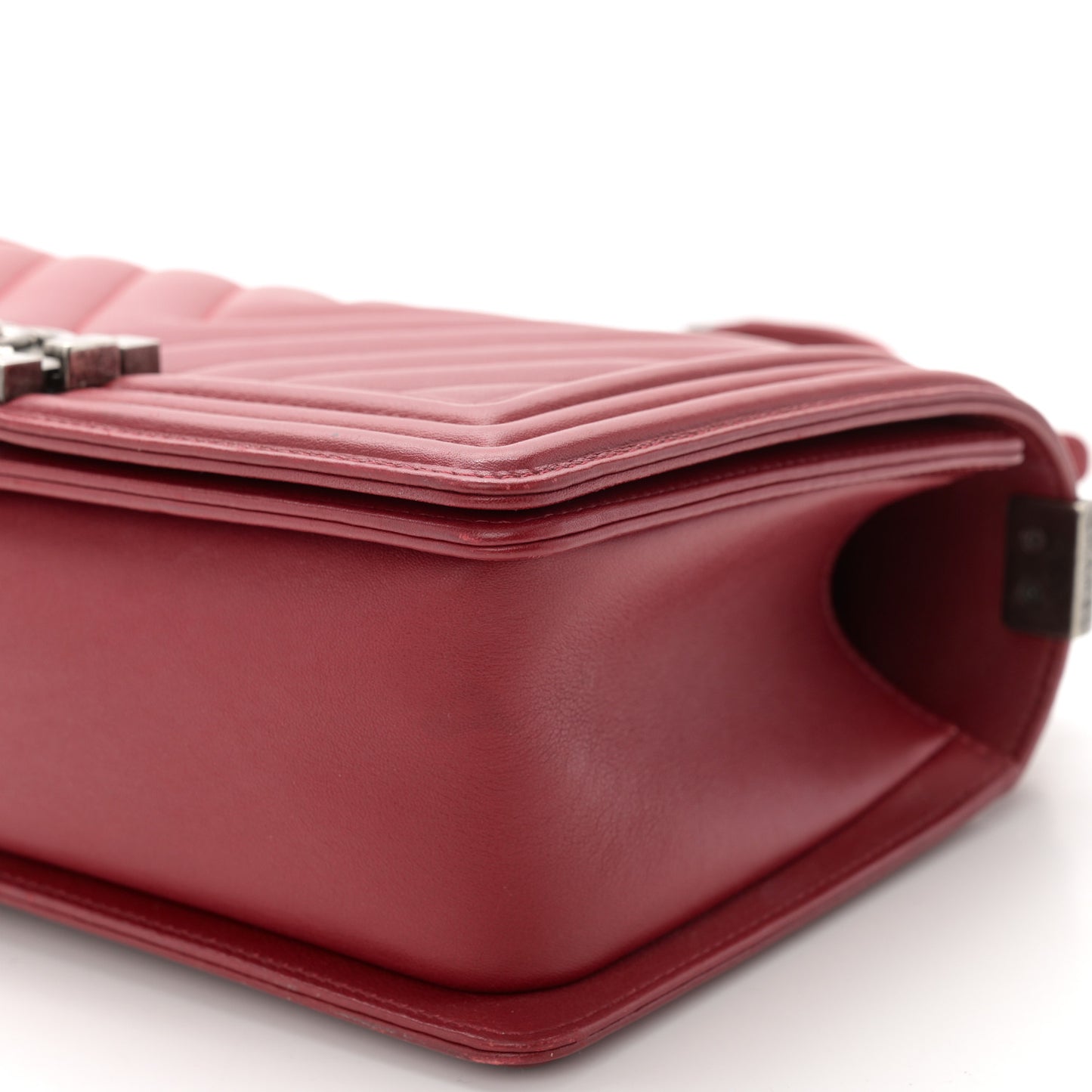 Lambskin Chevron Quilted Medium Boy Flap Red