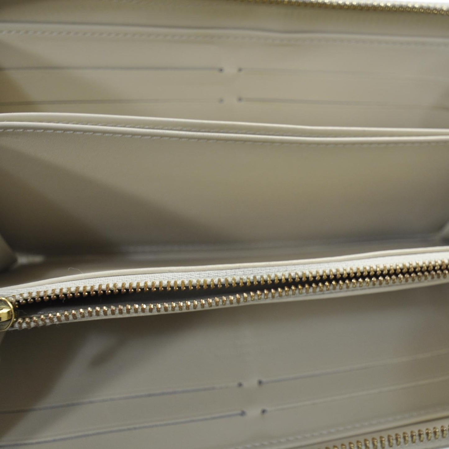 Vernis Zippy Wallet Beige