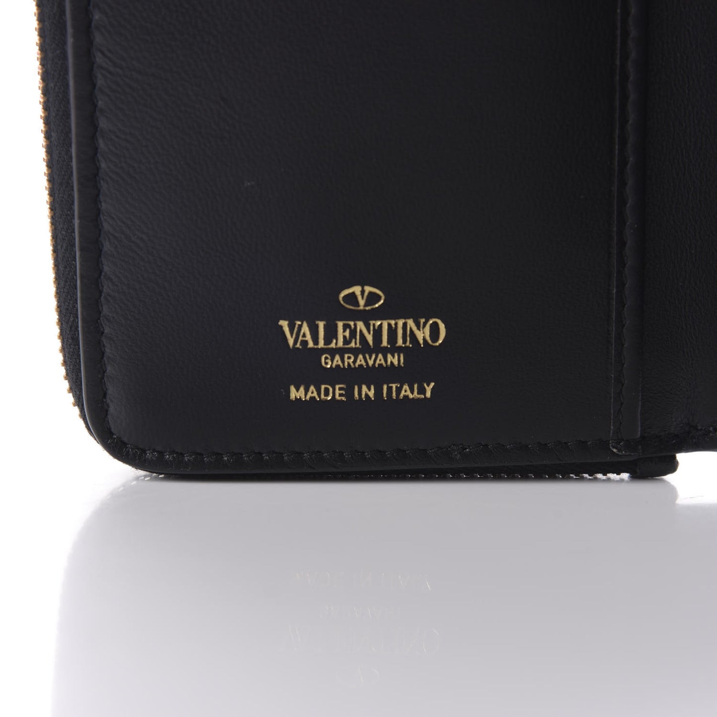 Grained Calfskin Vlogo Zip Around Wallet Black