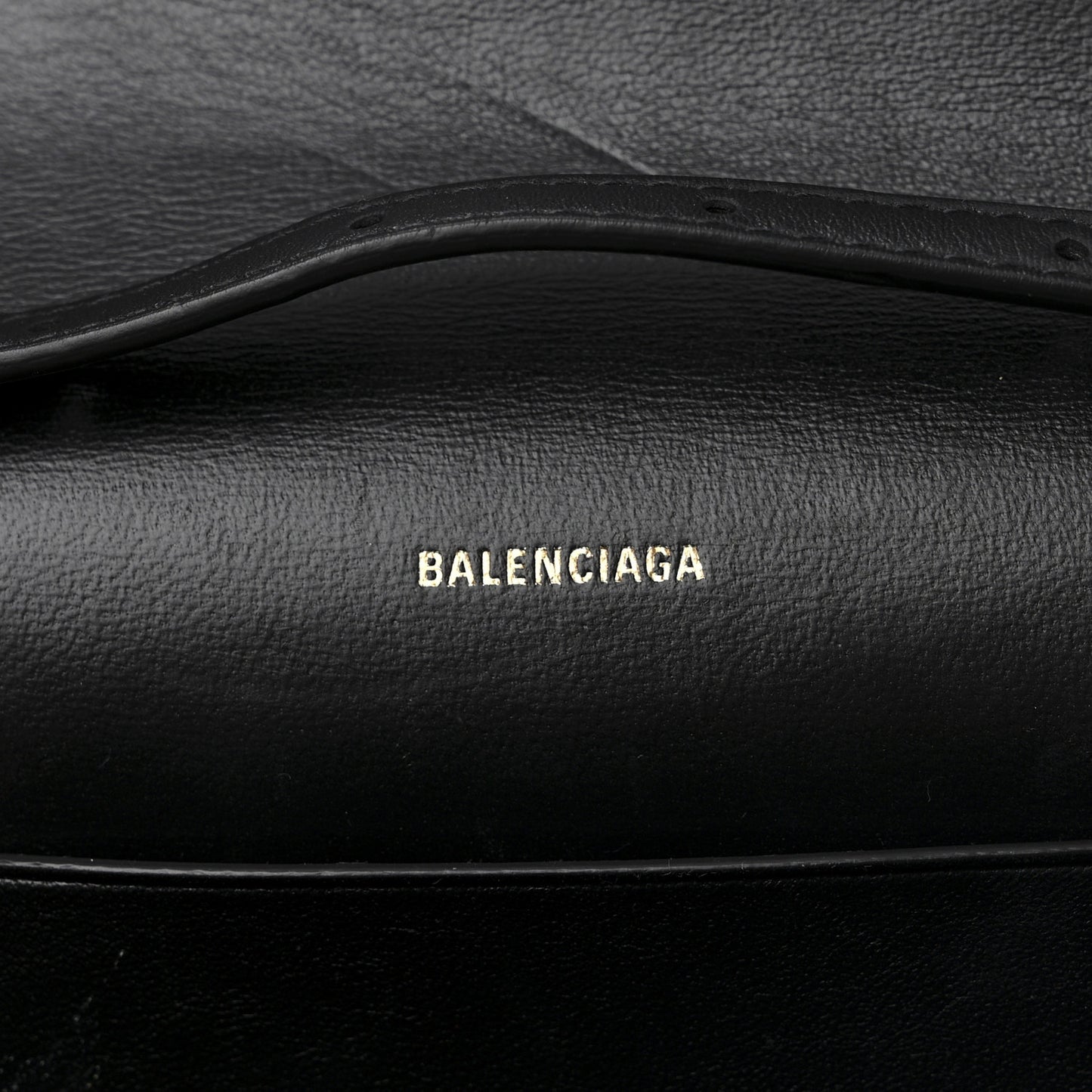 Nappa Calfskin Quilted Touch B Phone Holder With Strap Black