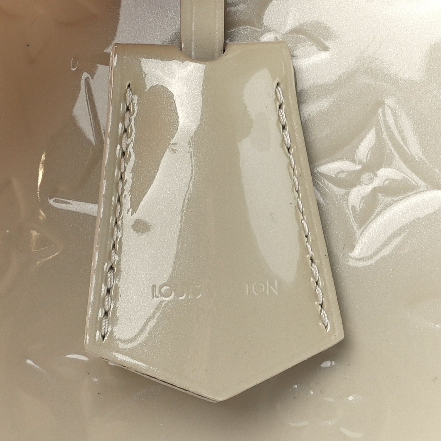 Louis Vuitton Vernis Alma PM Blanc Corail 8 of 13