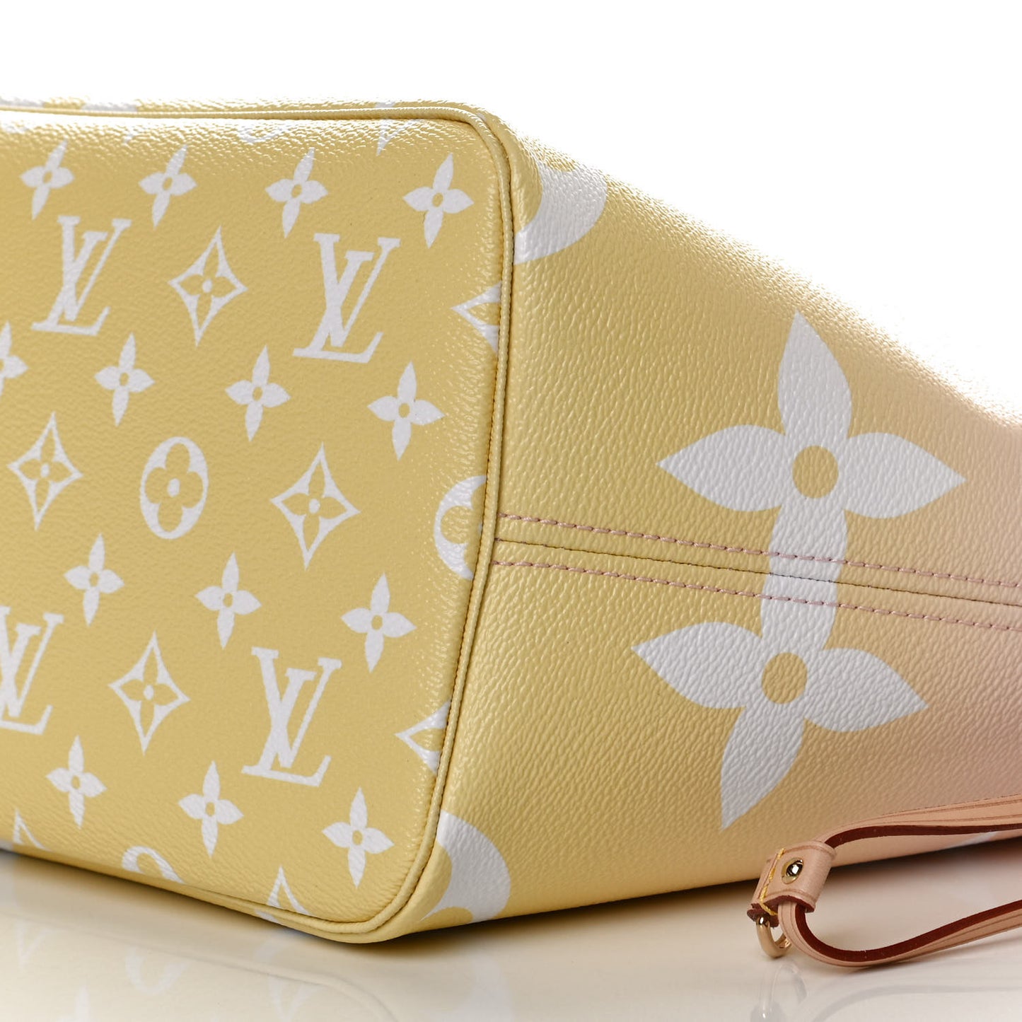 Monogram Giant By The Pool Neverfull MM Light Pink