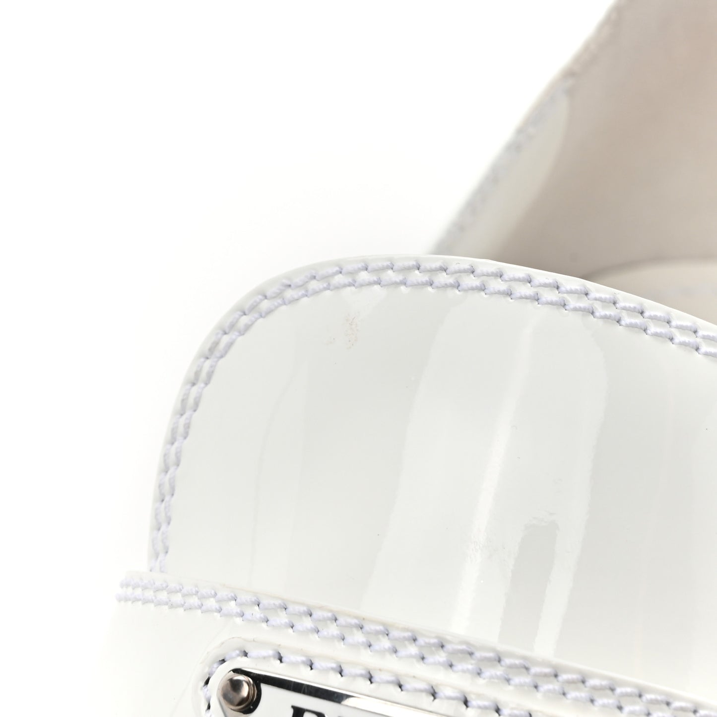 Vernice Triangle 50mm Loafers 38.5 White