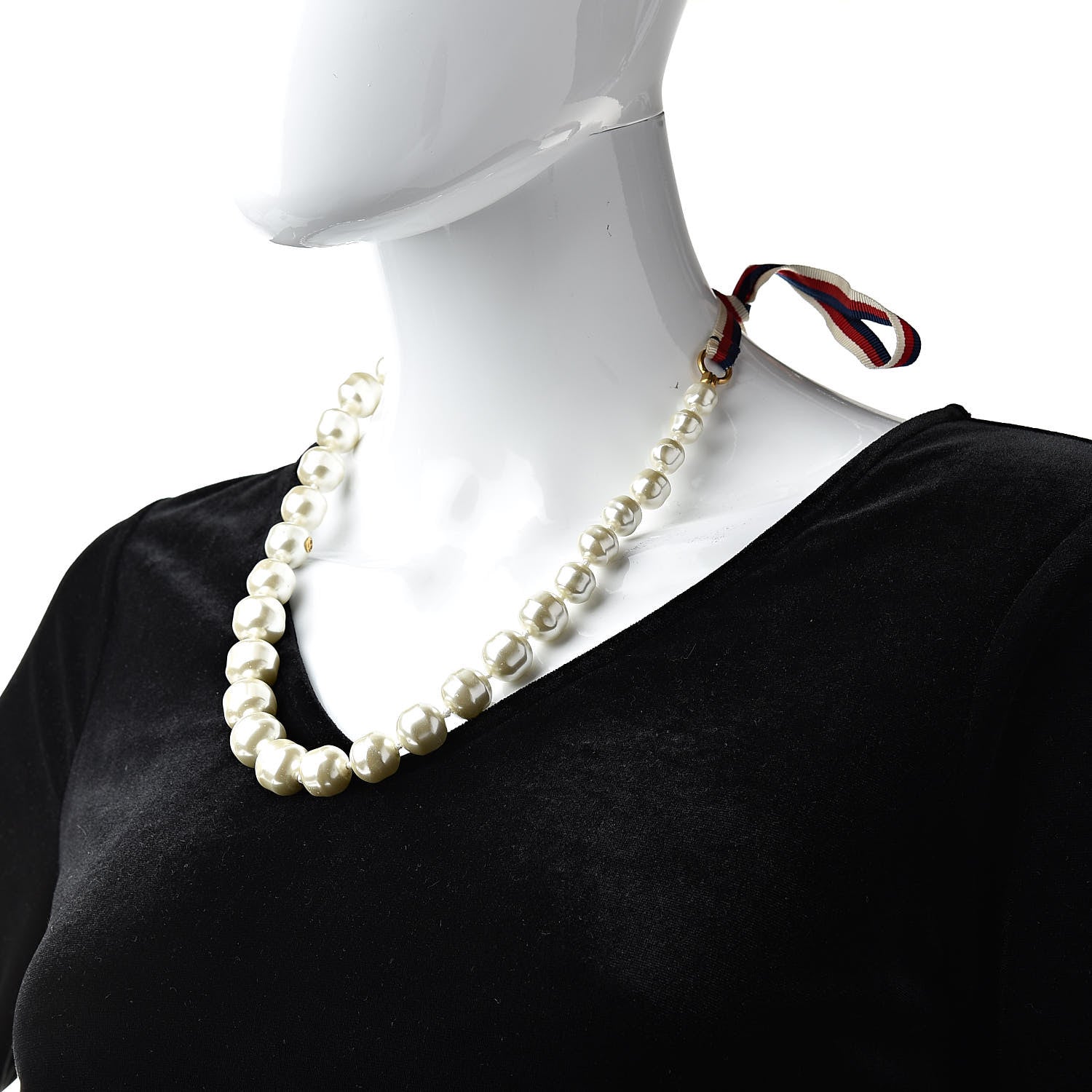 Gucci Pearl GG Sylvie Necklace 2 of 4