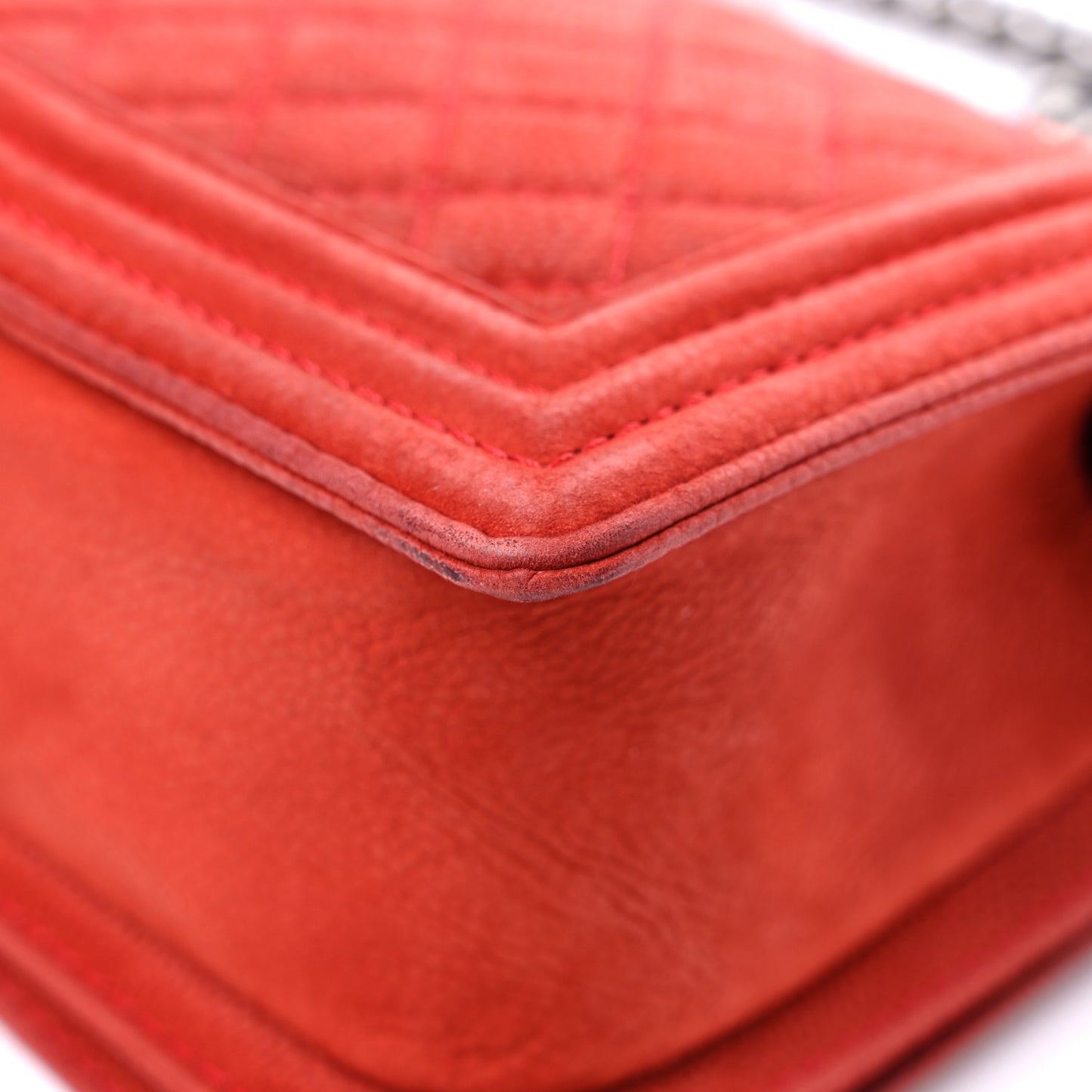 Iridescent Caviar Quilted Medium Boy Flap Red