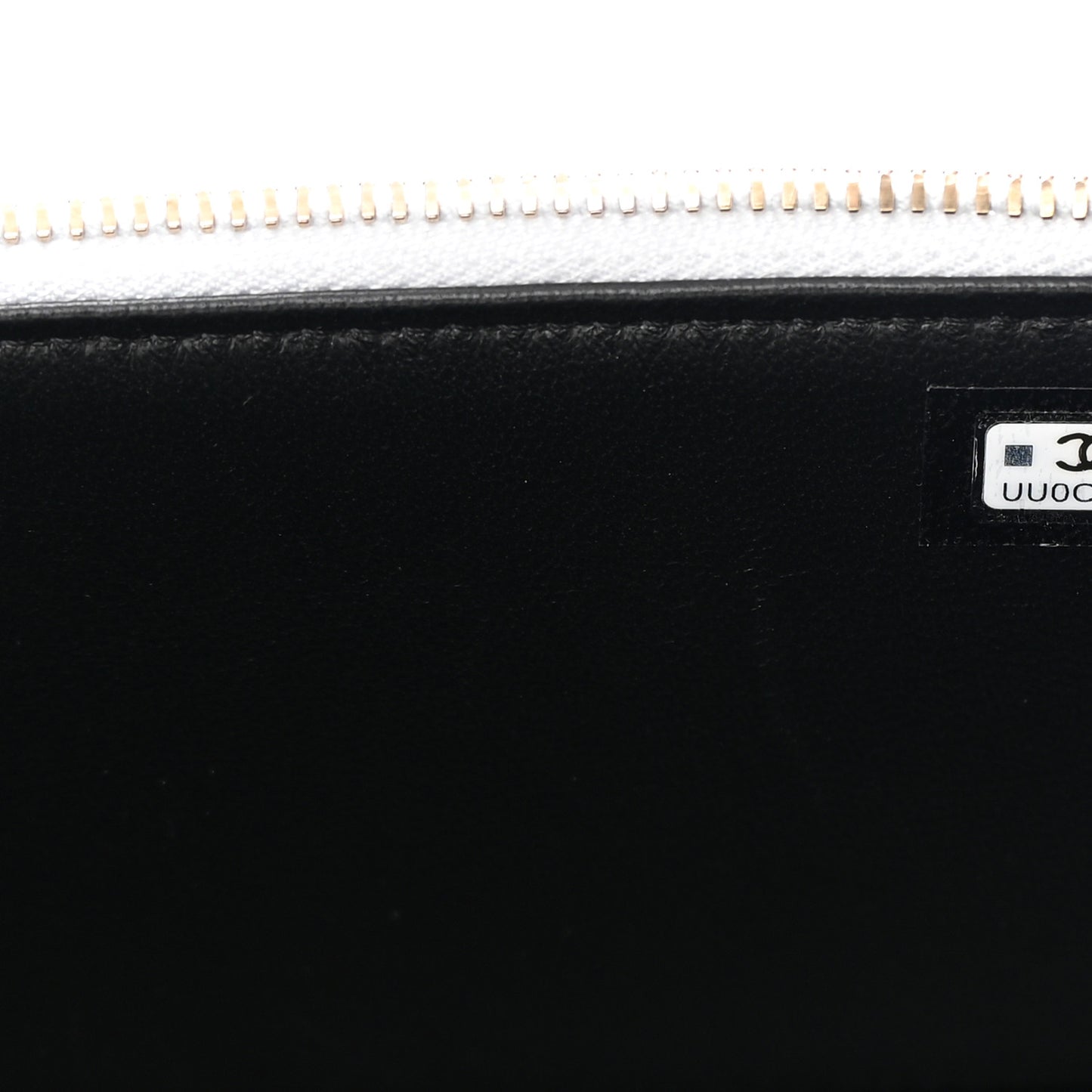 Metallic Lambskin Quilted Pick Me Up Vanity Case Silver