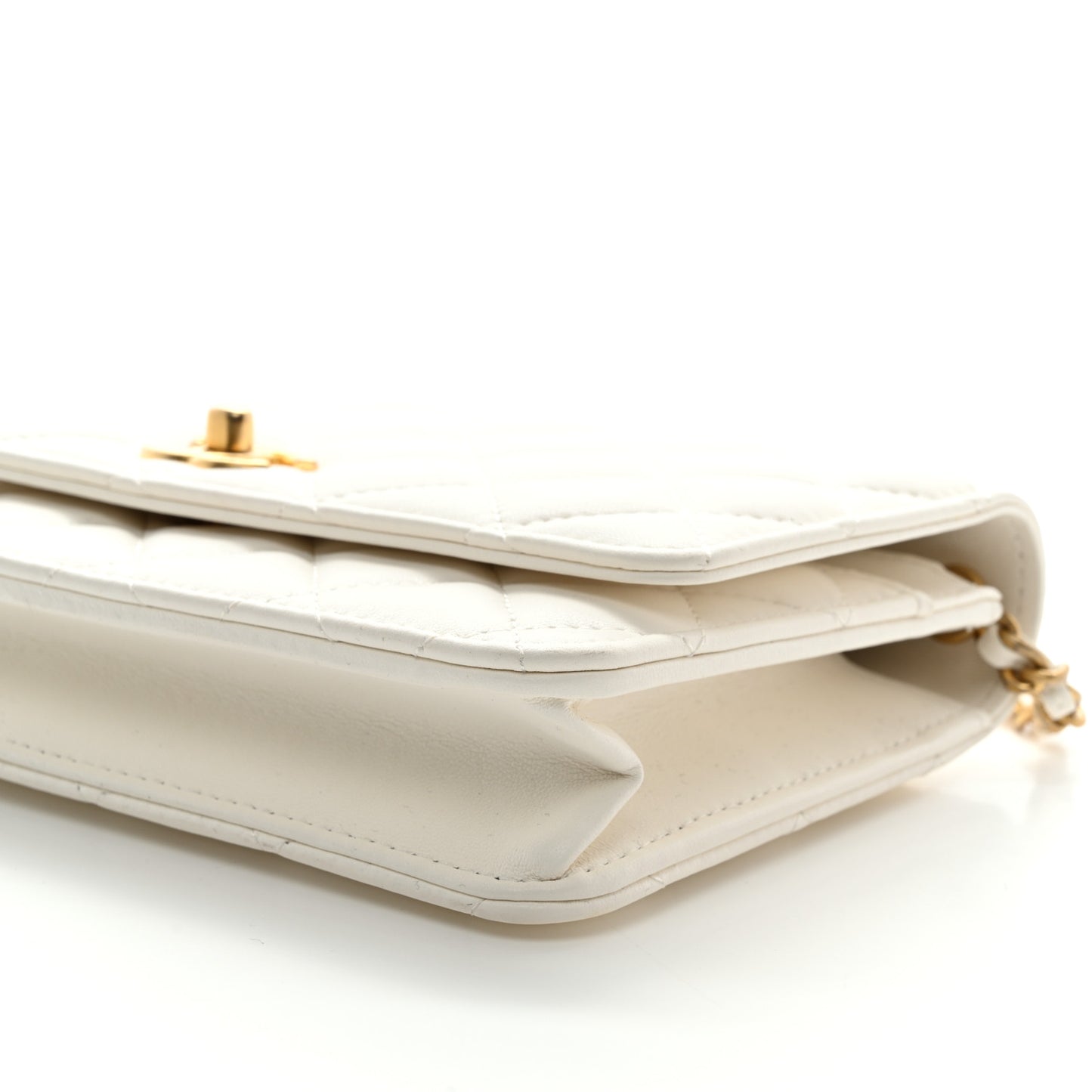 Lambskin Quilted CC Pearl Crush Wallet on Chain WOC White