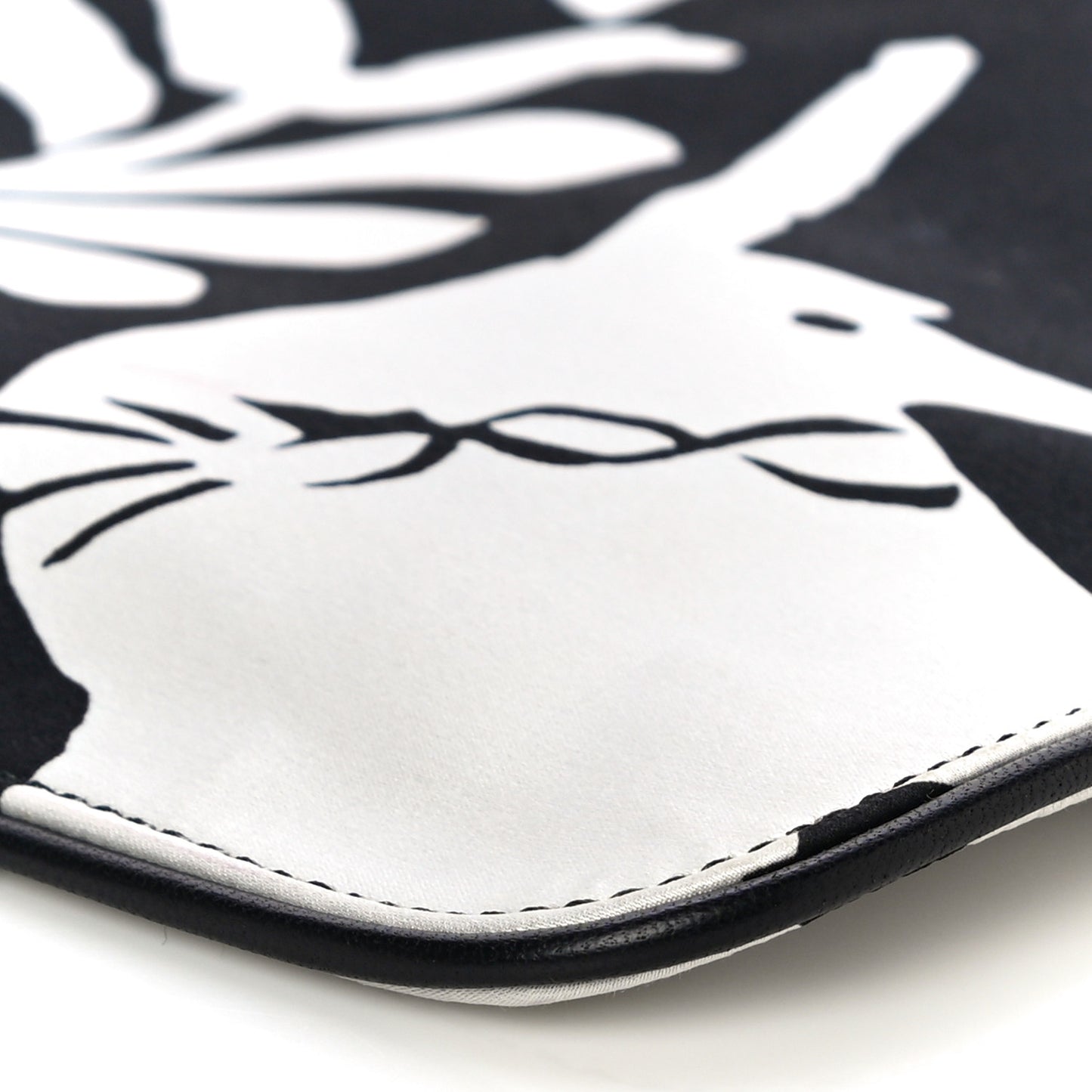 Silk Unicorn Print Skull Zip Pouch Black White