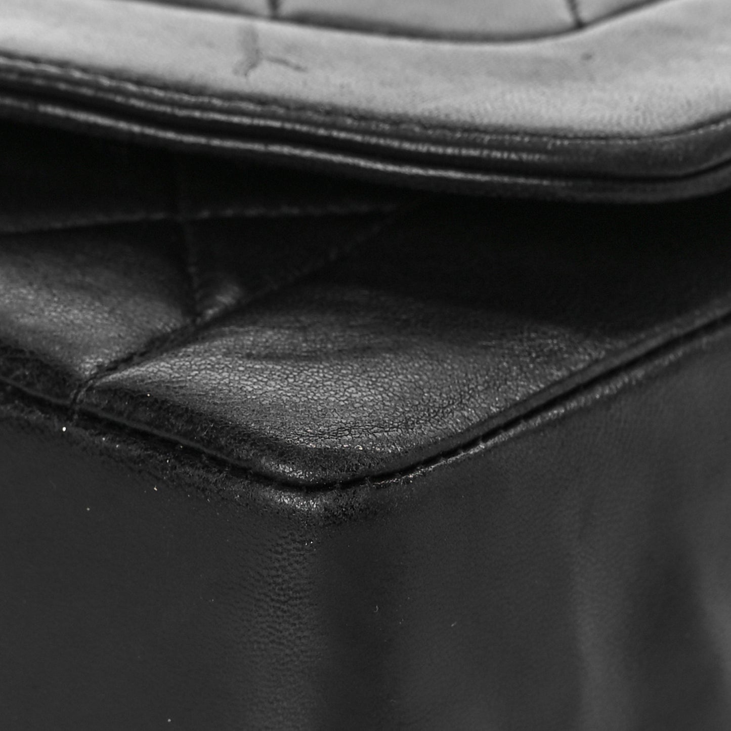 Lambskin Quilted Medium Single Flap Black