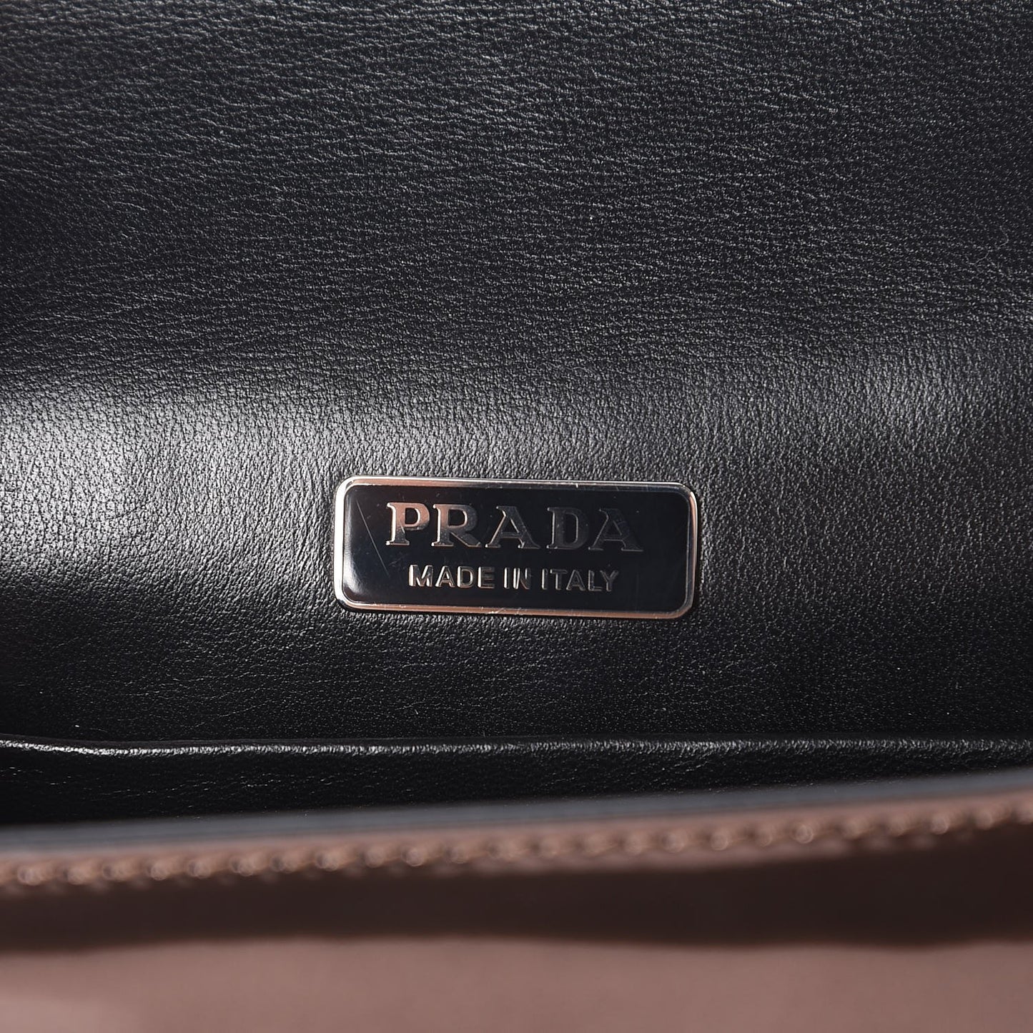 Metallic Vitello Saffiano Cahier Bag Cammeo Black