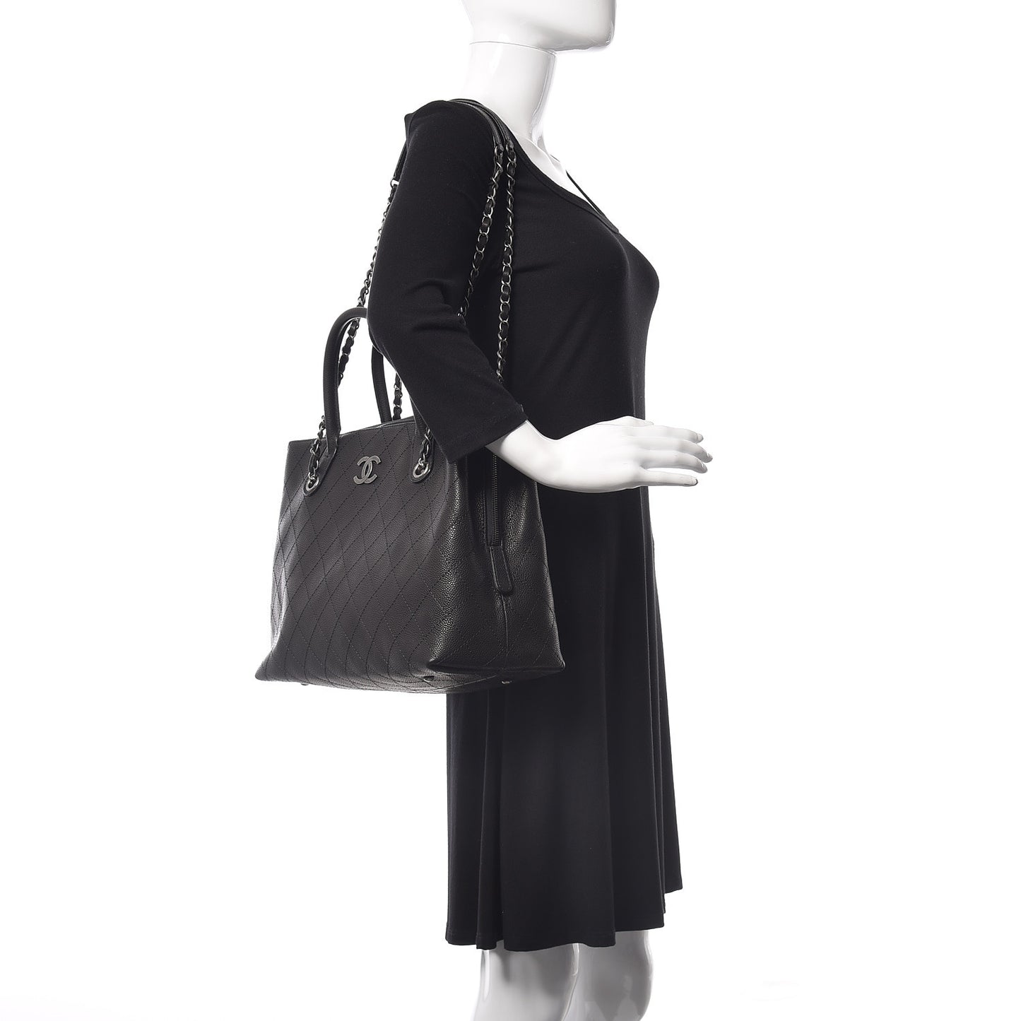 Grained Vegetal Calfskin Urban Shopping Tote Black