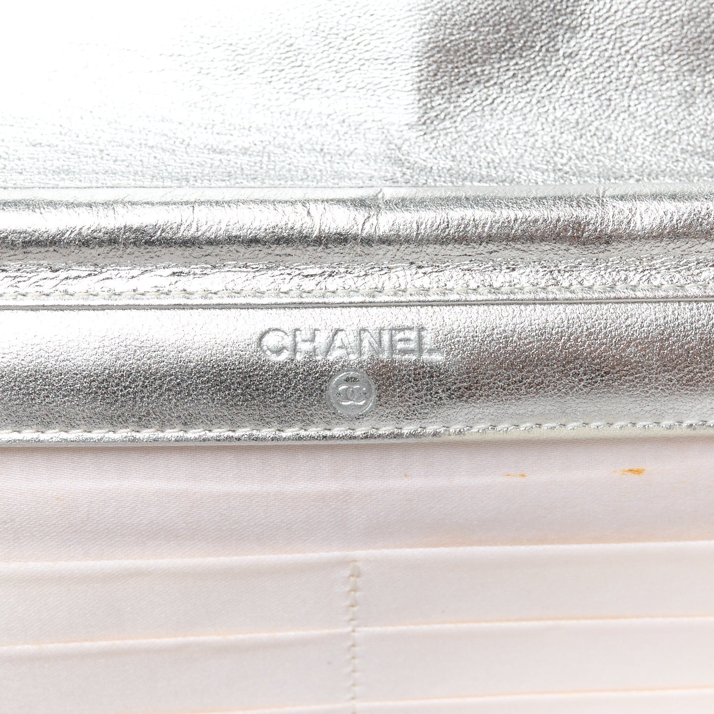 Nylon Travel Wallet On Chain WOC Metallic Silver