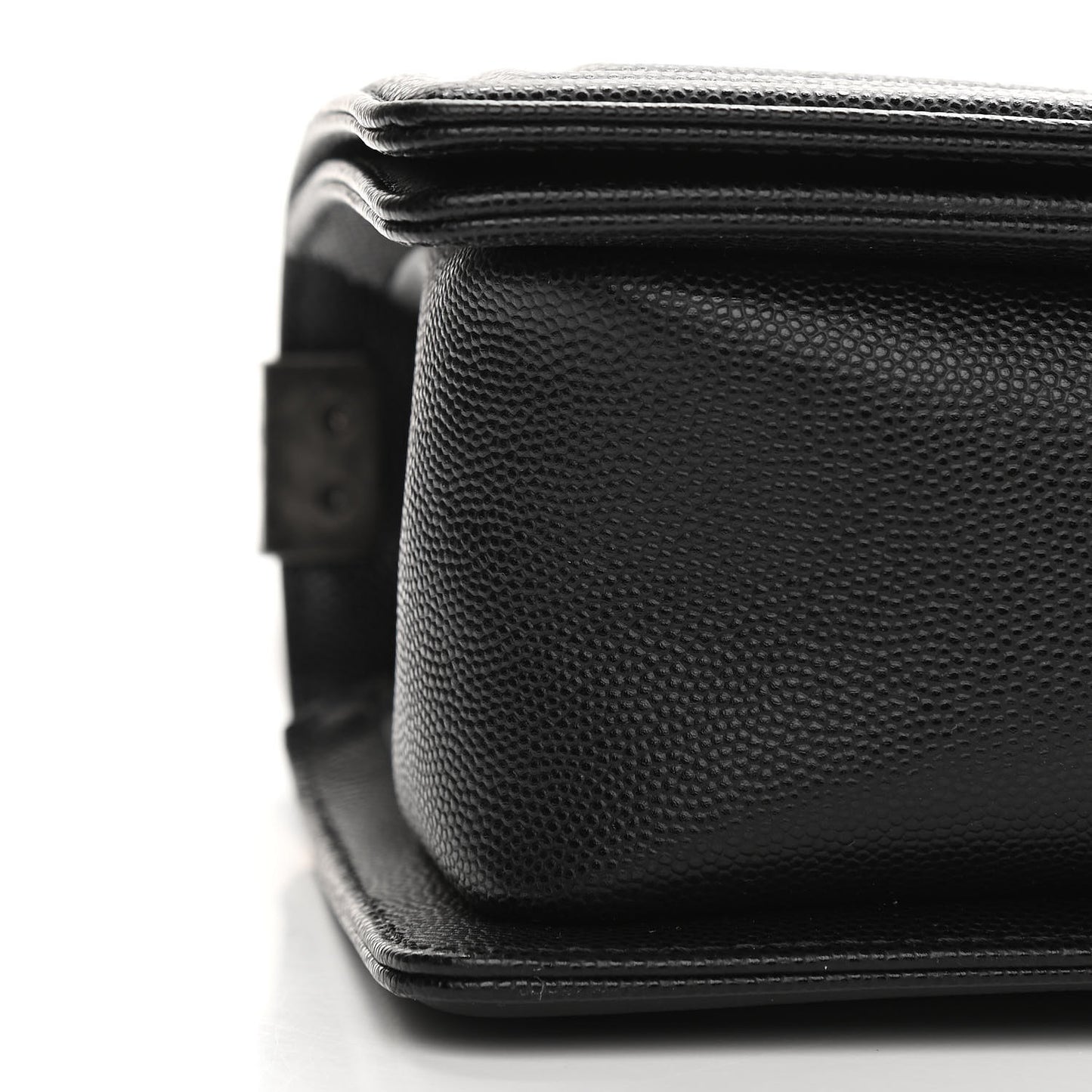 Caviar Quilted Medium Boy Flap Black
