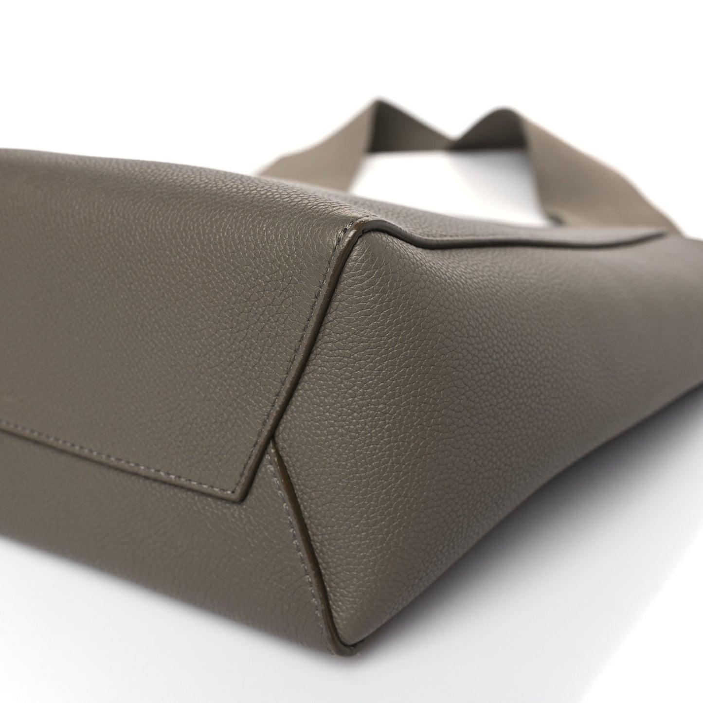 Soft Grained Calfskin Small Sangle Bucket Bag Taupe