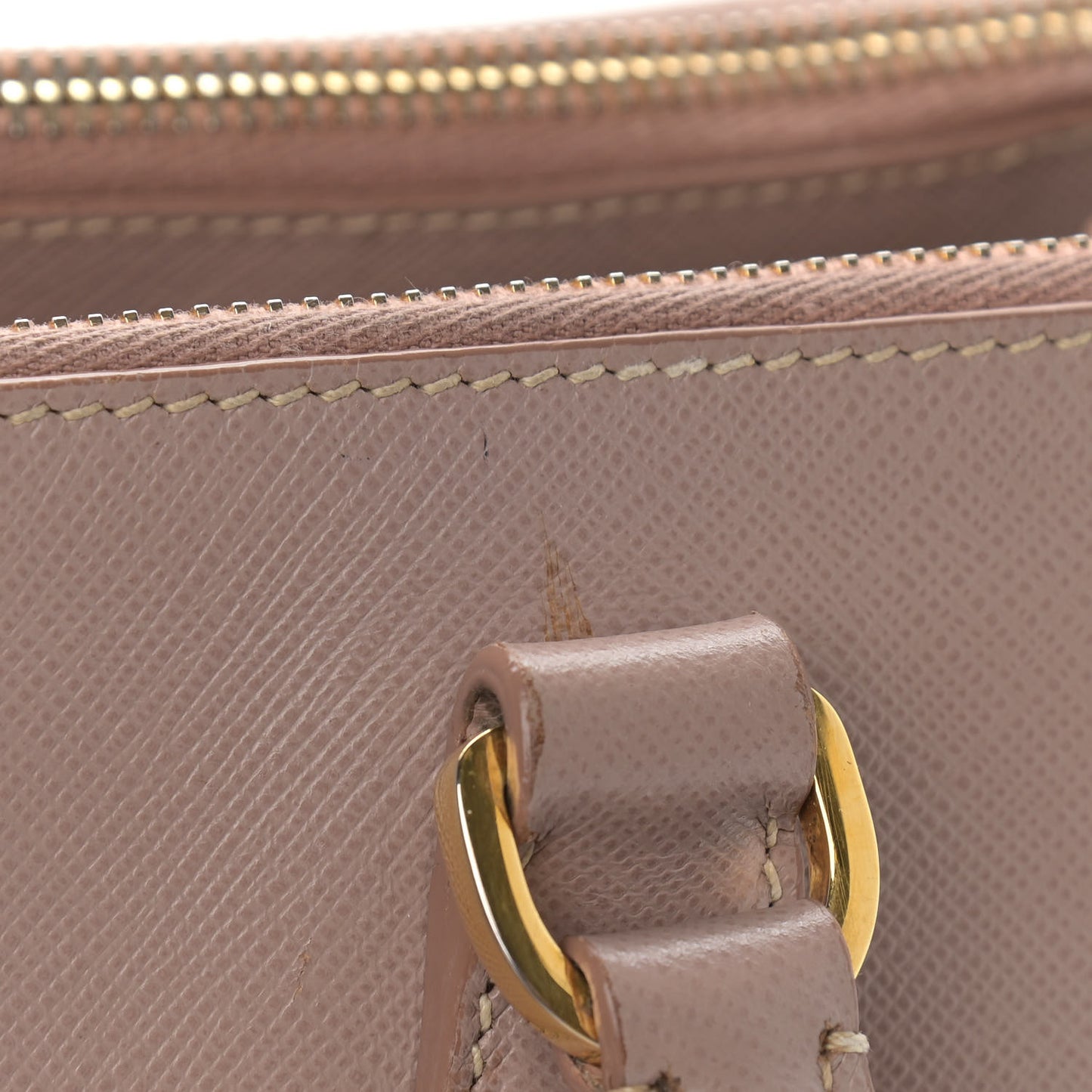 Saffiano Medium Galleria Double Zip Tote Cammeo