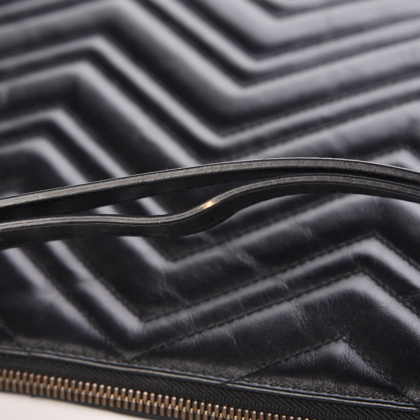 Calfskin Matelasse GG Marmont Flat Messenger Bag Black