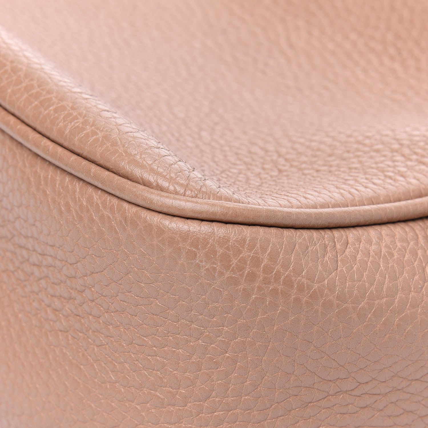 Gucci Pebbled Calfskin Small Soho Disco Bag Camelia 15 of 20