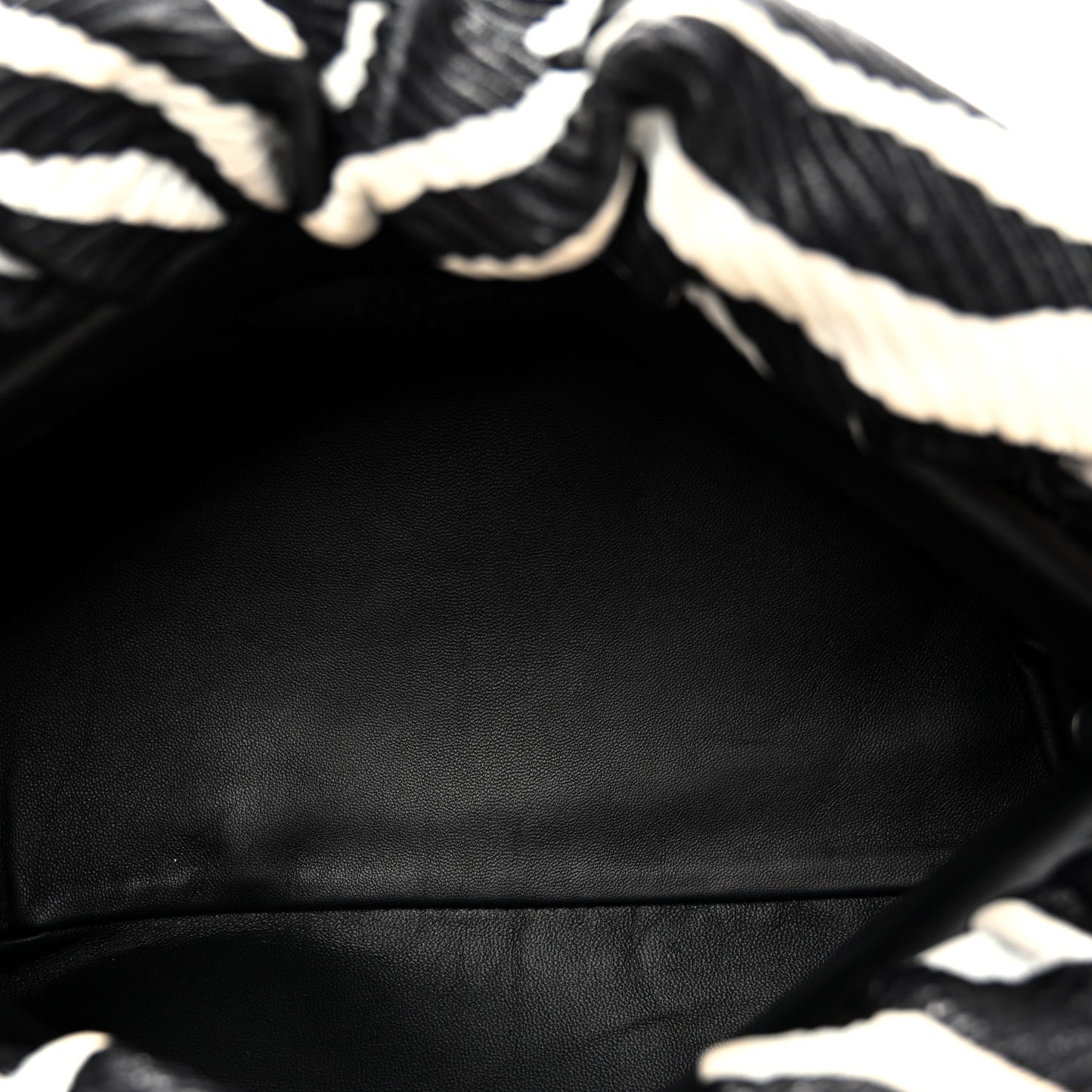 Nappa Zebra Print The Pouch Chain White Black