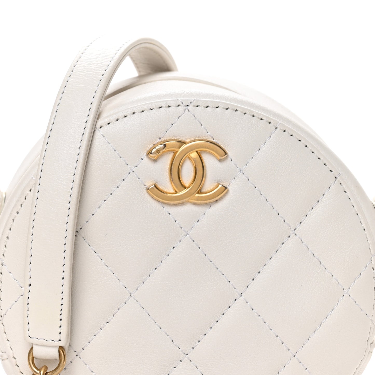 Calfskin Quilted Pearl Round Clutch With Chain White