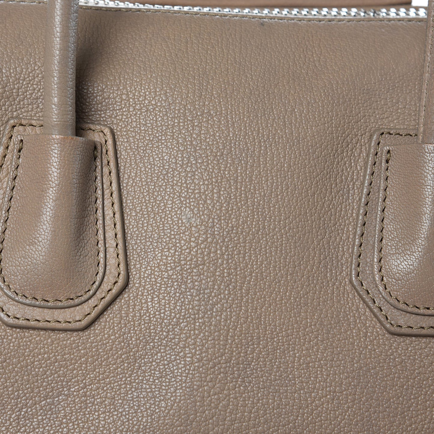 Sugar Goatskin Medium Antigona Beige