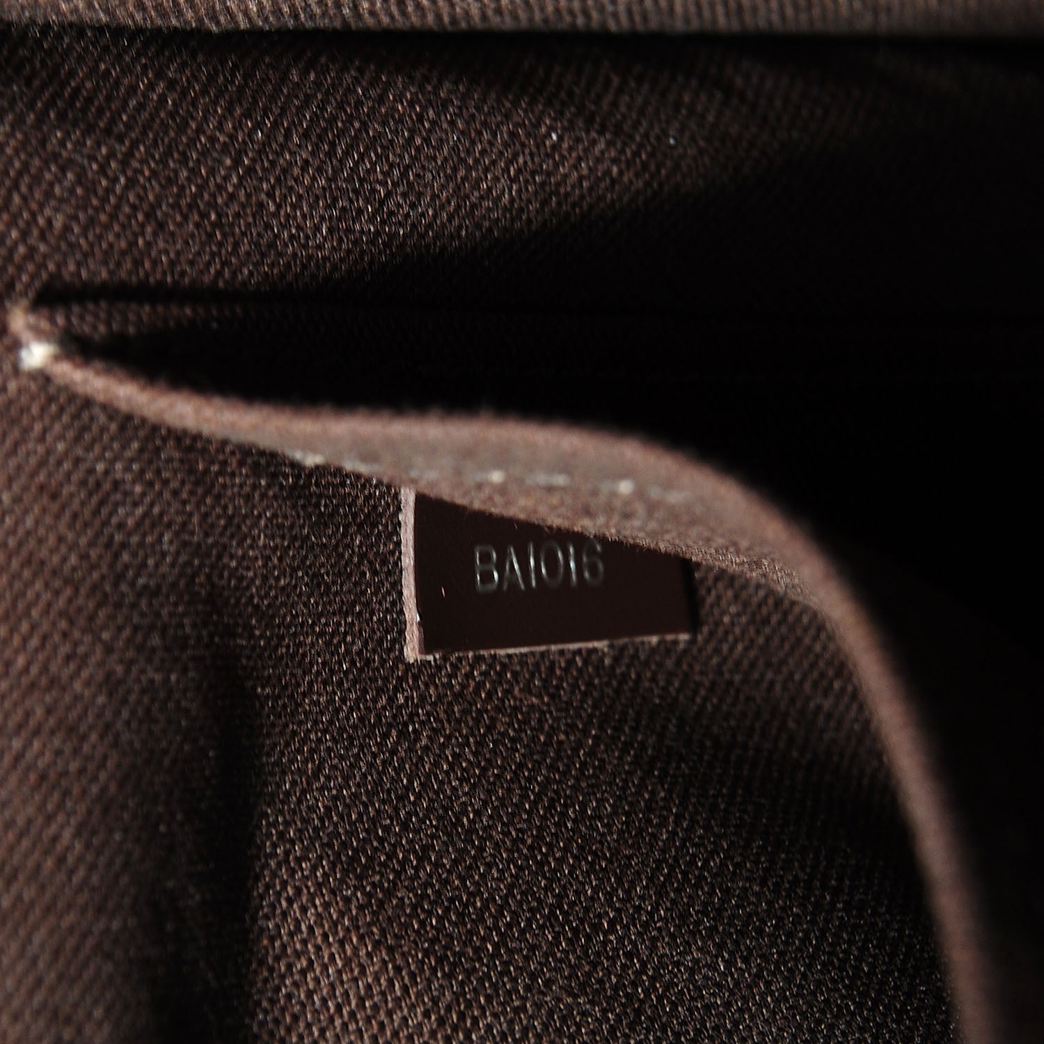 Louis Vuitton Taiga Andrei Messenger Bag Grizzli 7 of 7