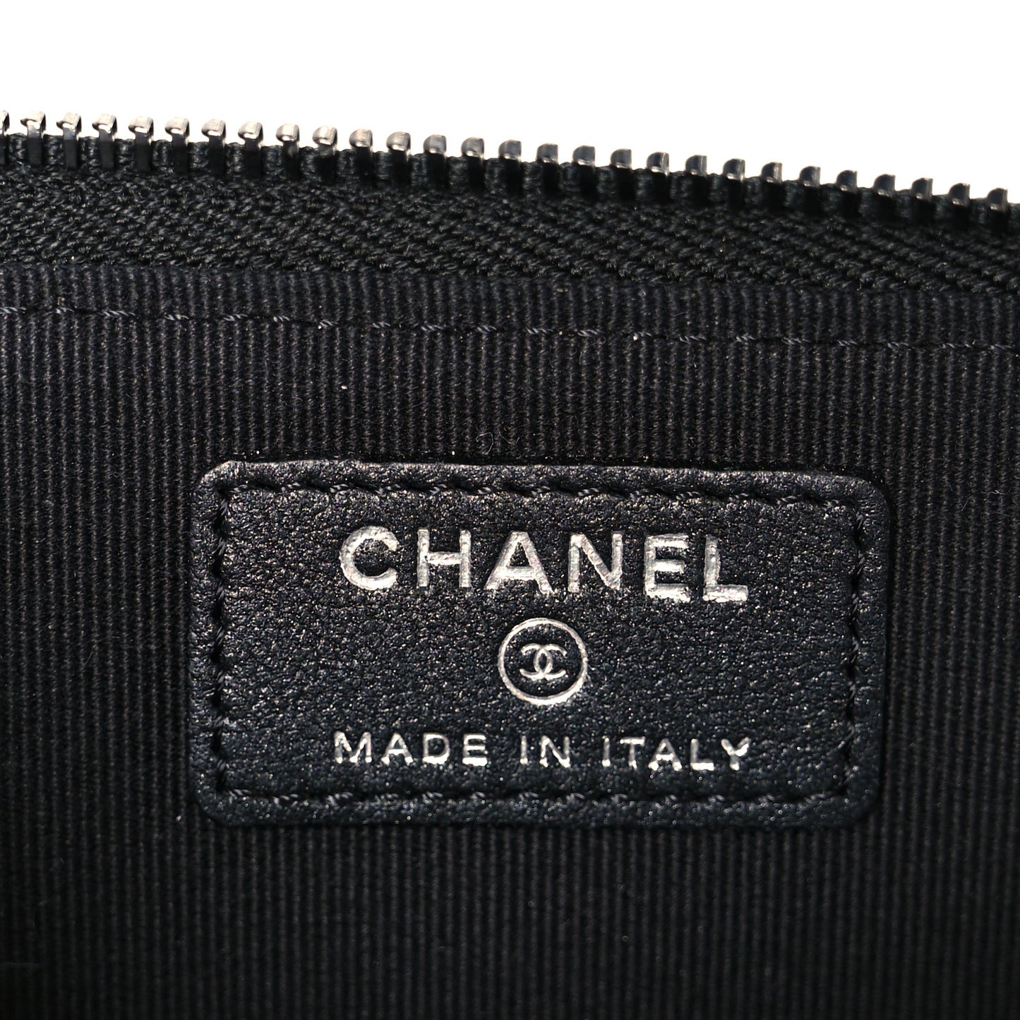 Pearly Lambskin Quilted Zip Card Holder So Black