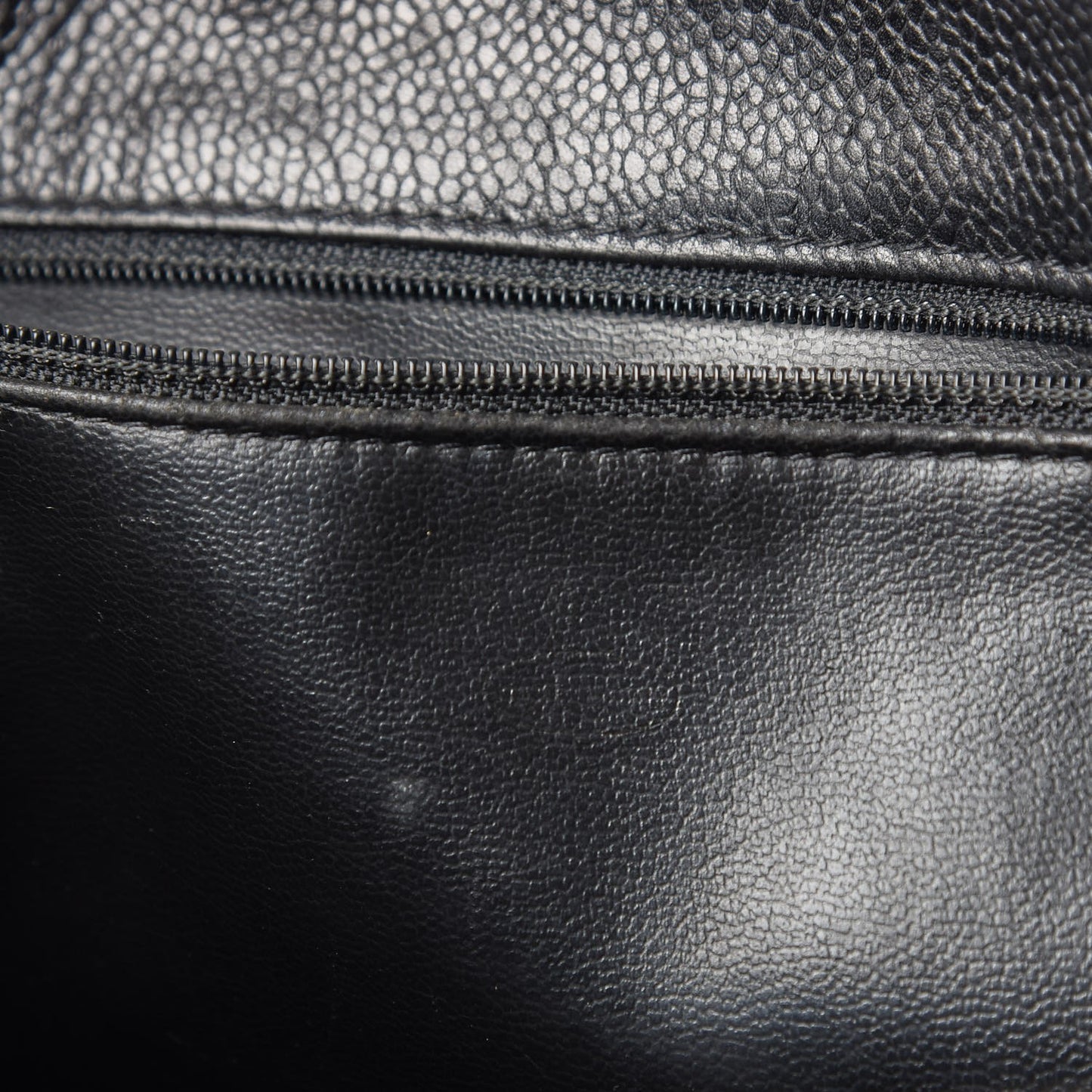 Caviar CC Tote Black