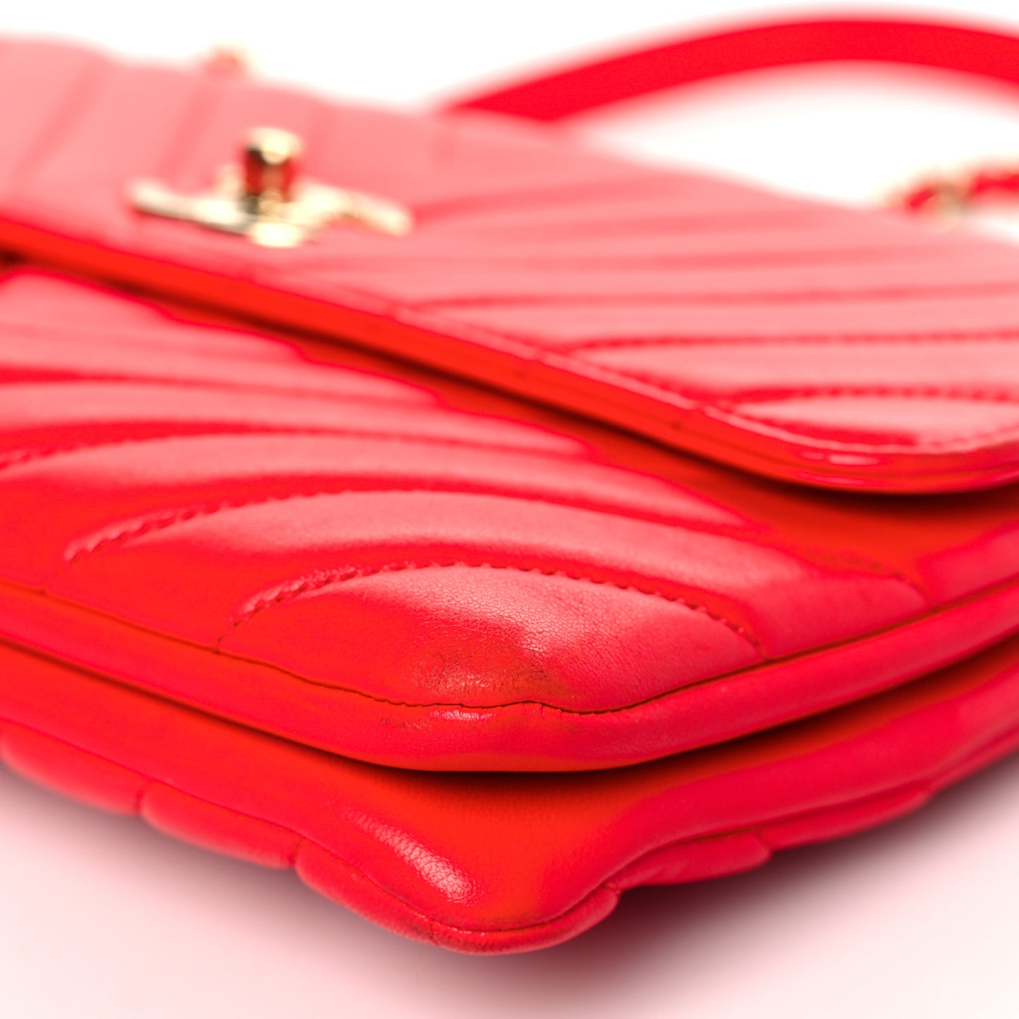 Lambskin Chevron Quilted Medium Trendy CC Flap Red