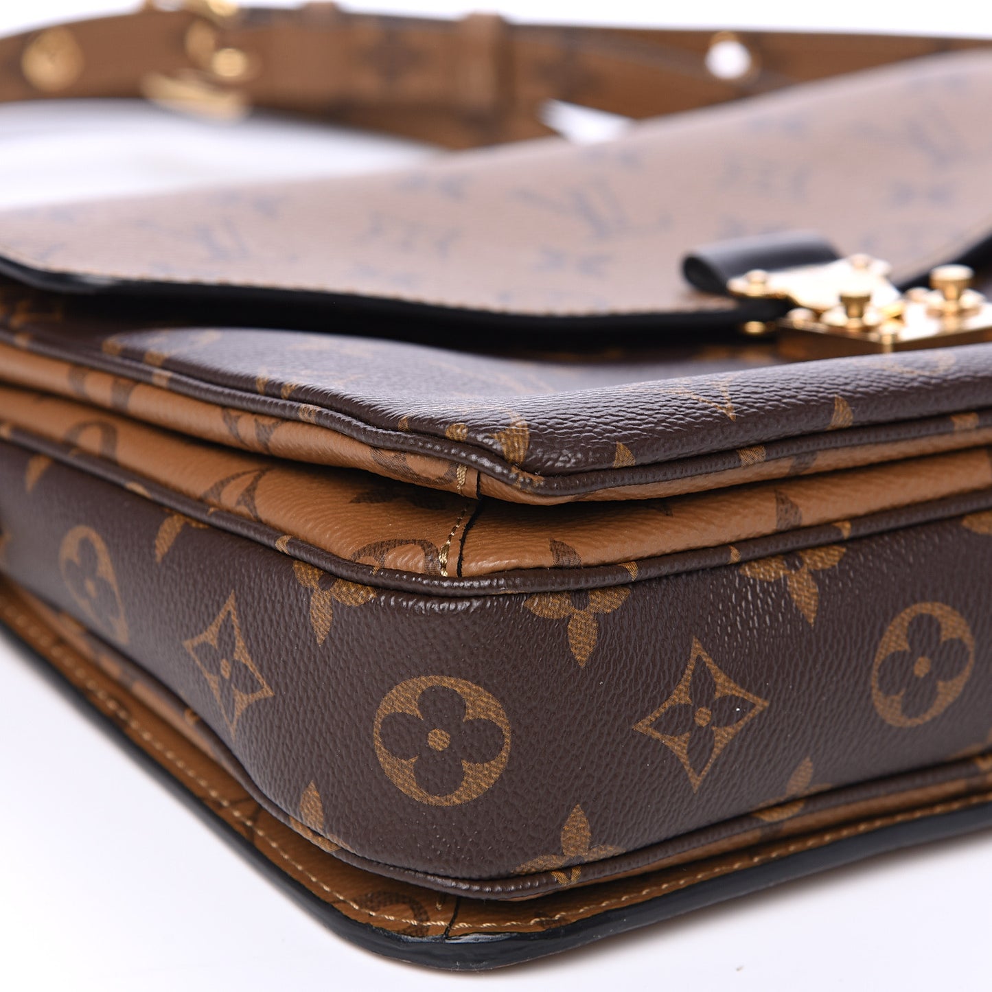 Reverse Monogram Pochette Metis