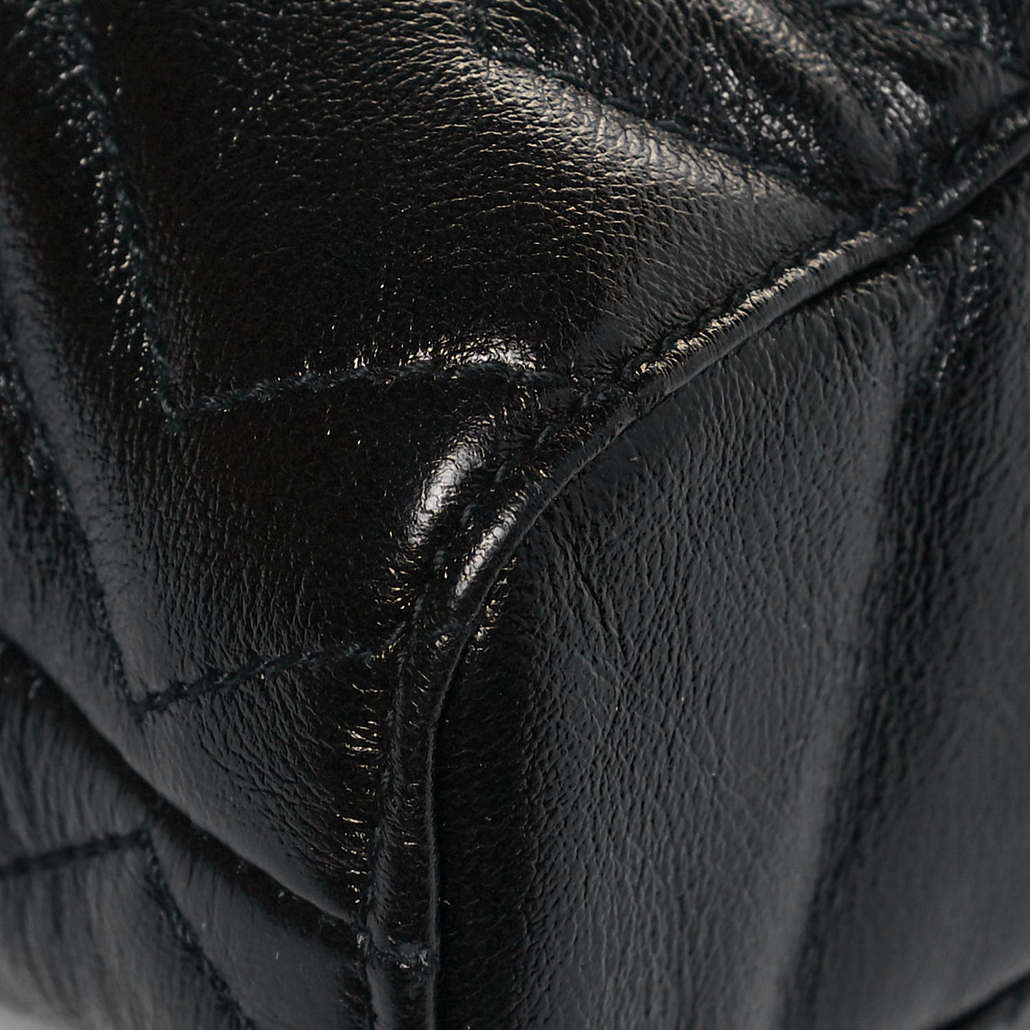 Vintage Calfskin Matelasse Medium GG Marmont Slim Tote Black