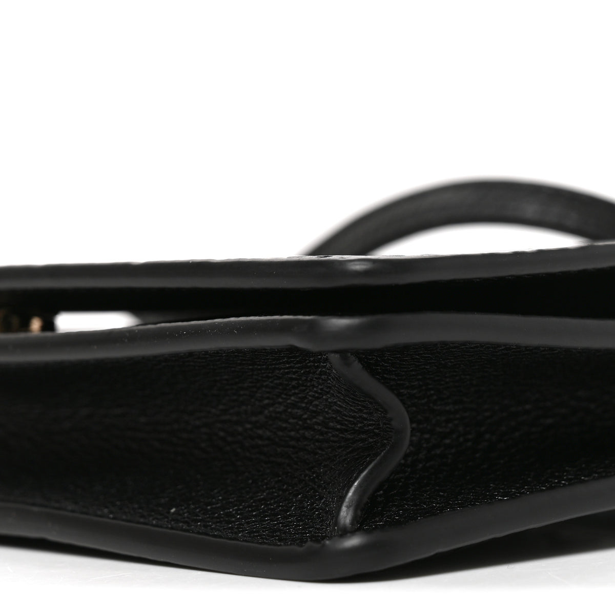 Gucci GG Grainy Calfskin Emblem Wallet On Chain Black 9 of 10