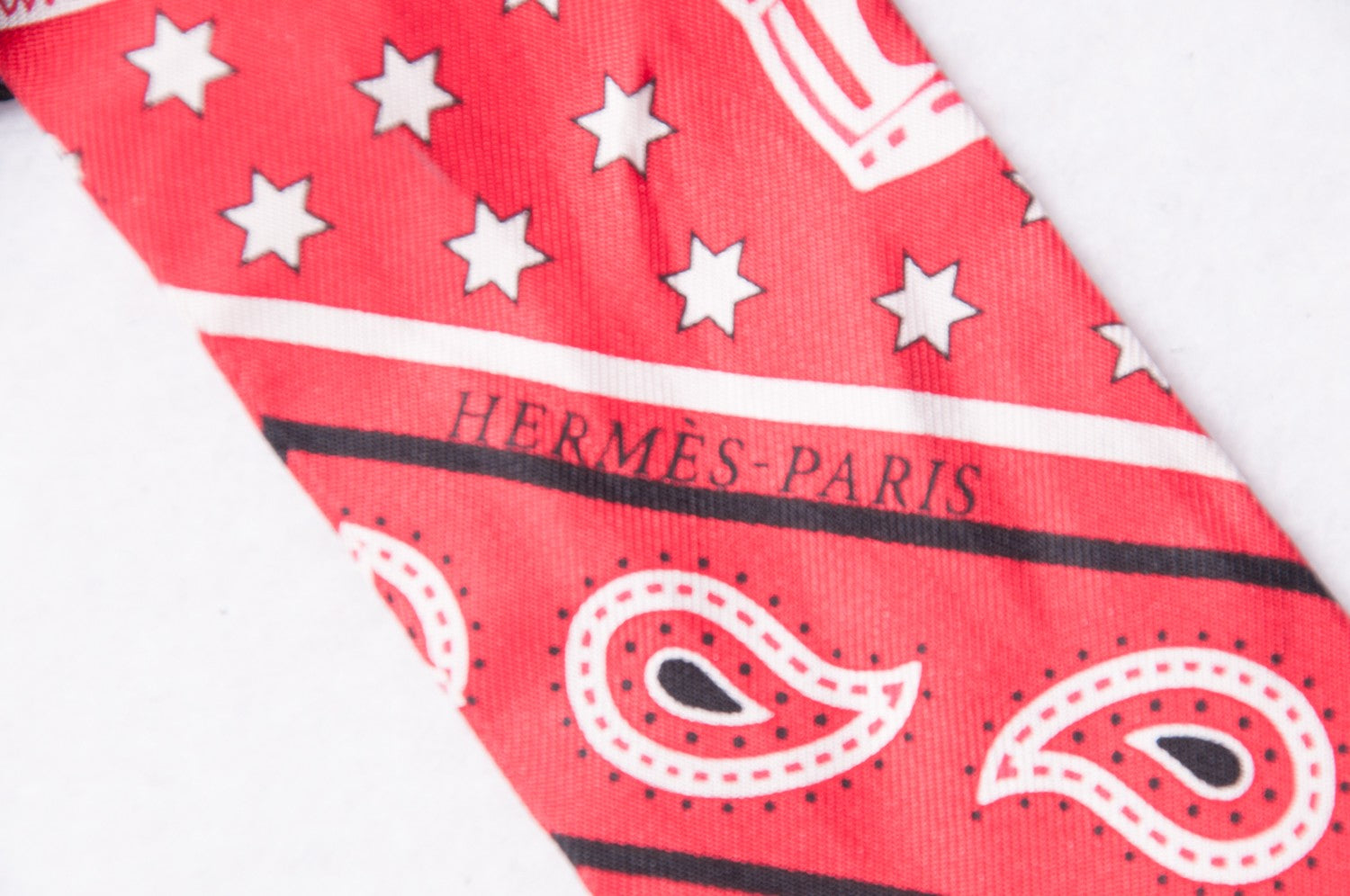 Hermes Silk Eperon d'Or Cut Twilly Parme Blanc Rouge 4 of 5