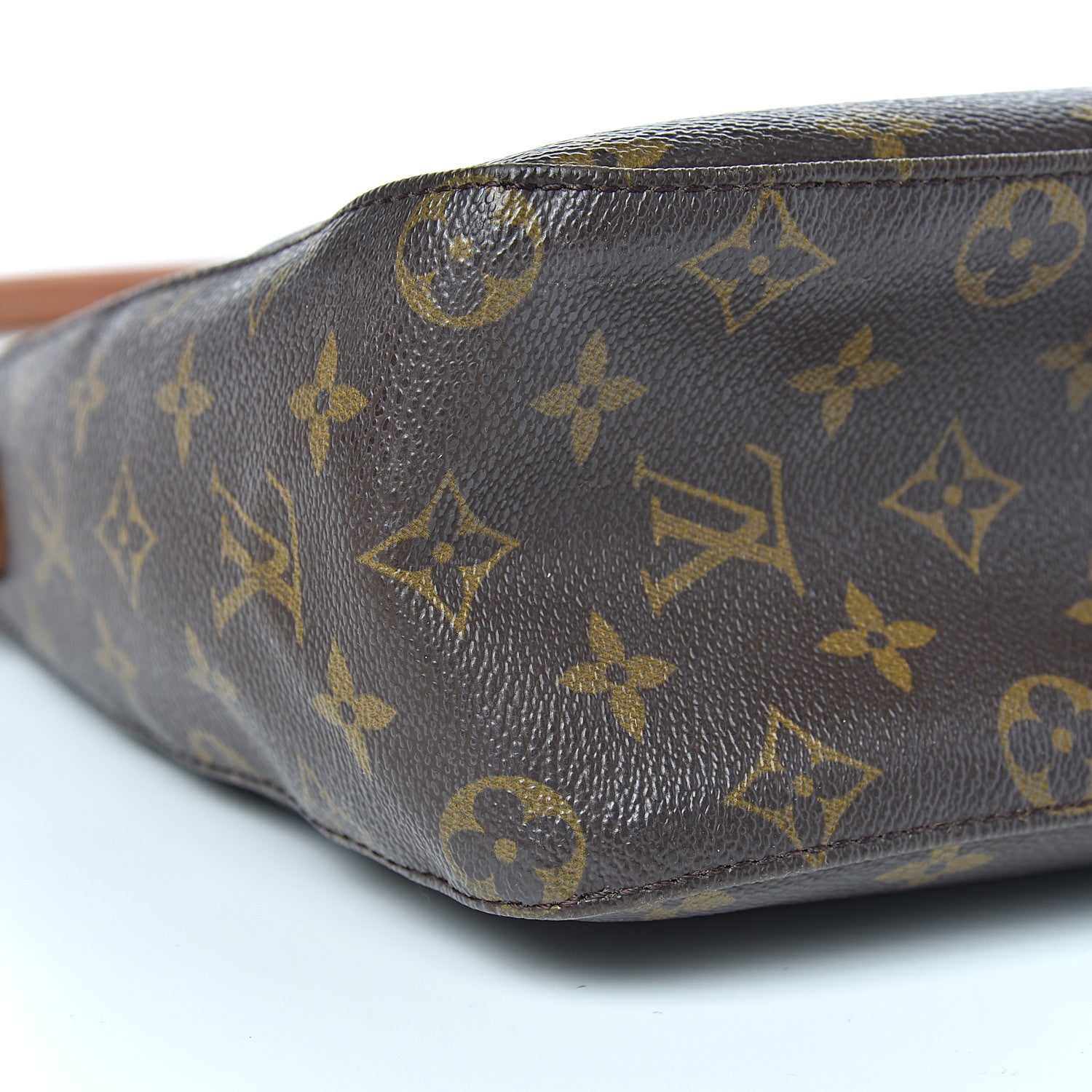 Louis Vuitton Monogram Looping MM 9 of 15