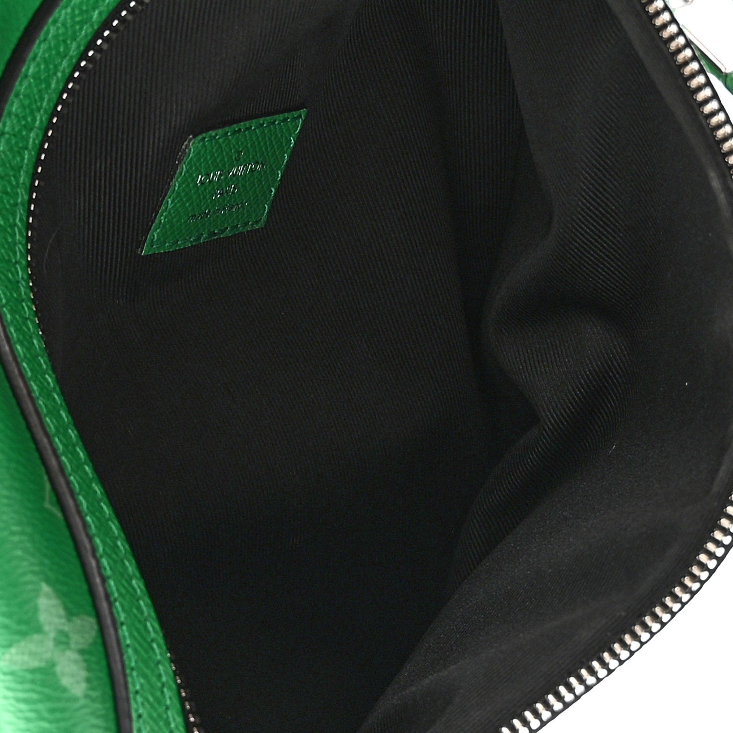 Louis Vuitton Taigarama Duo Slingbag Cactus Green 6 of 10