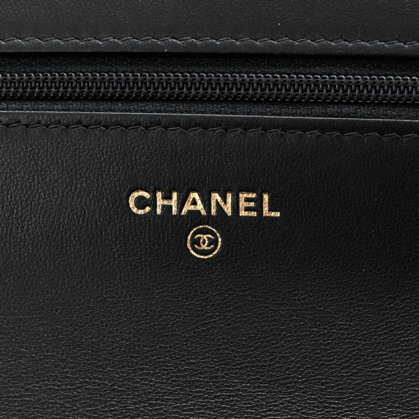 Lambskin Plexi Quilted Wallet On Chain WOC Black
