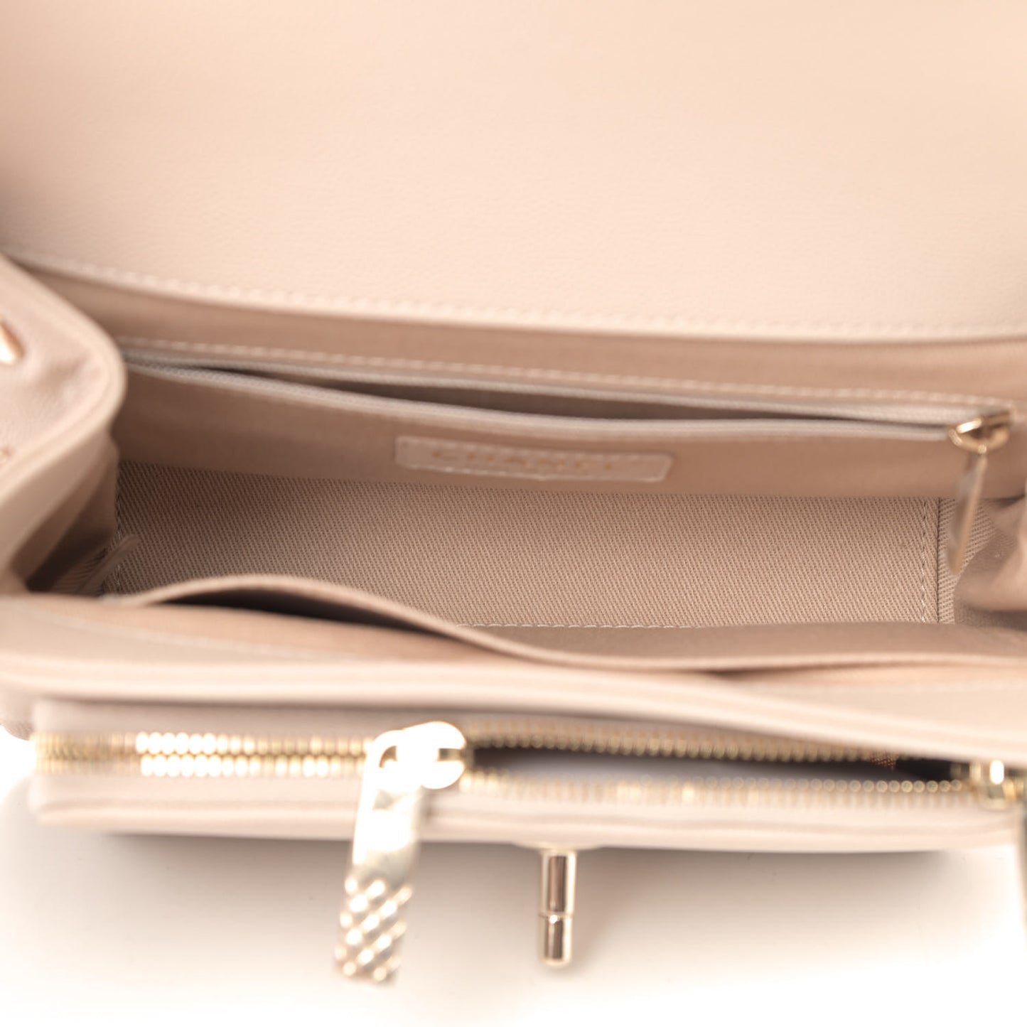 Caviar Quilted Medium Business Affinity Flap Beige