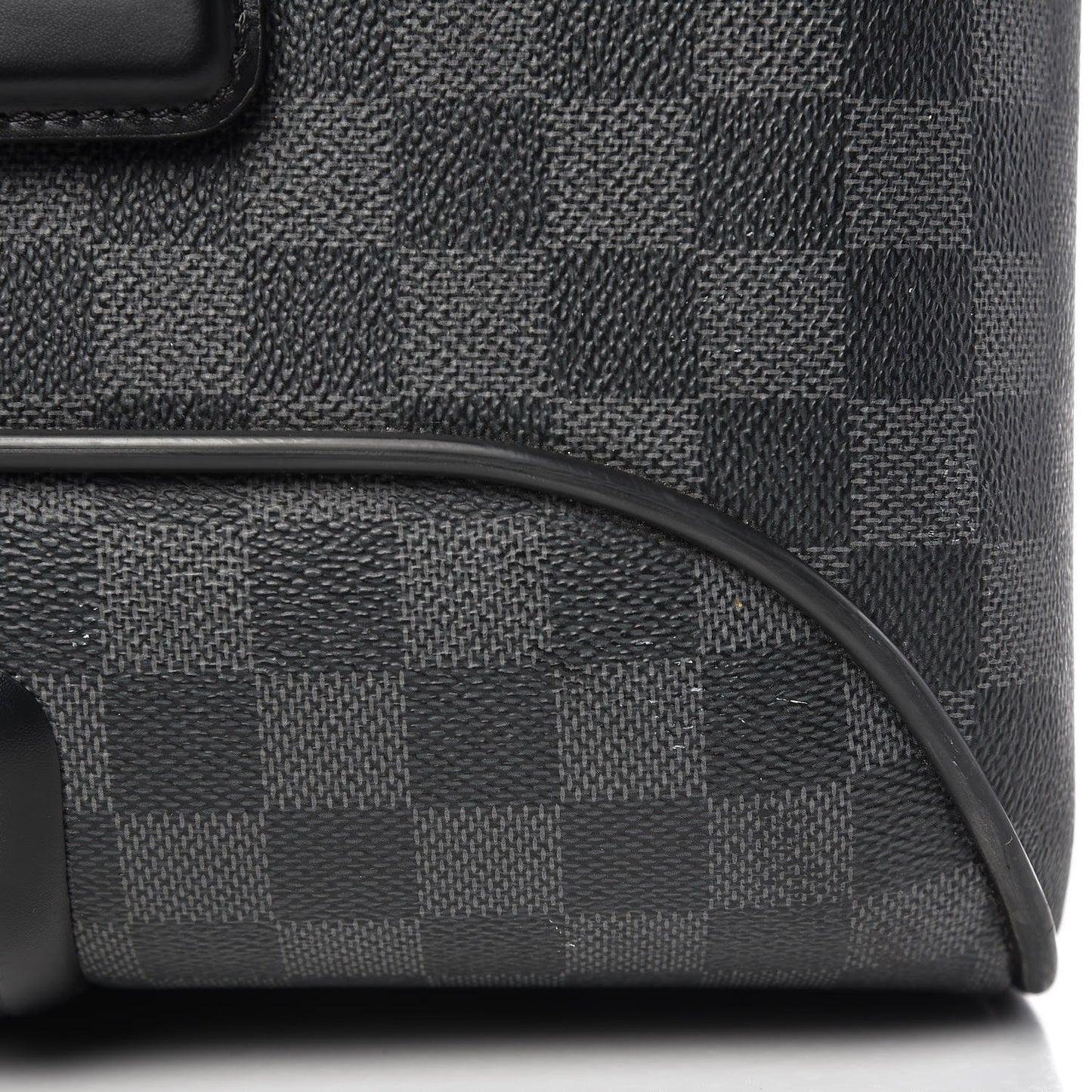 Damier Graphite Pegase 65