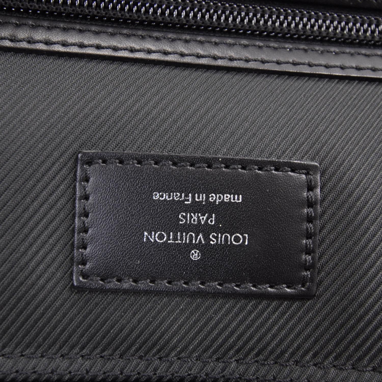 Louis Vuitton Taiga 7 Hanger Garment Carrier Slate Black 4 of 5