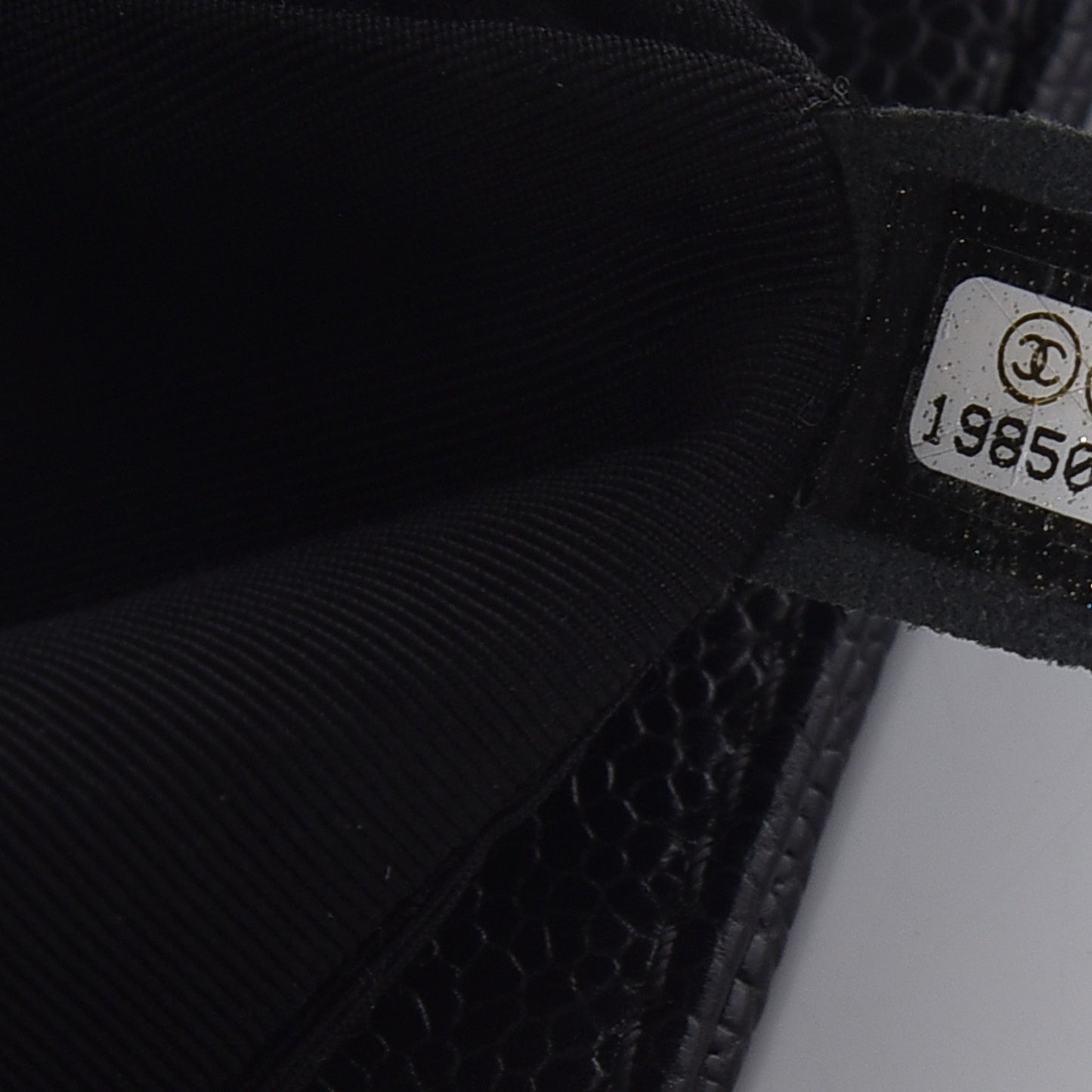 Caviar Quilted New Medium Boy Flap Black