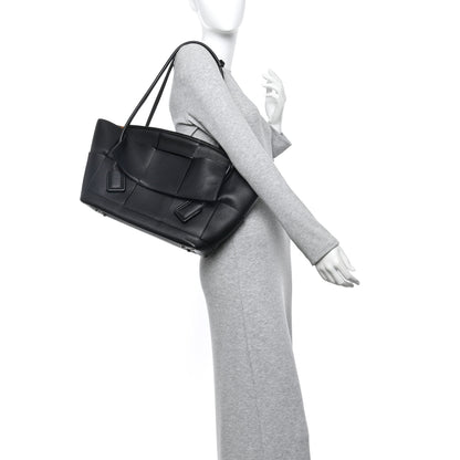 Bottega Veneta Grained Calfskin Maxi Intrecciato Medium Arco Black 2 of 13