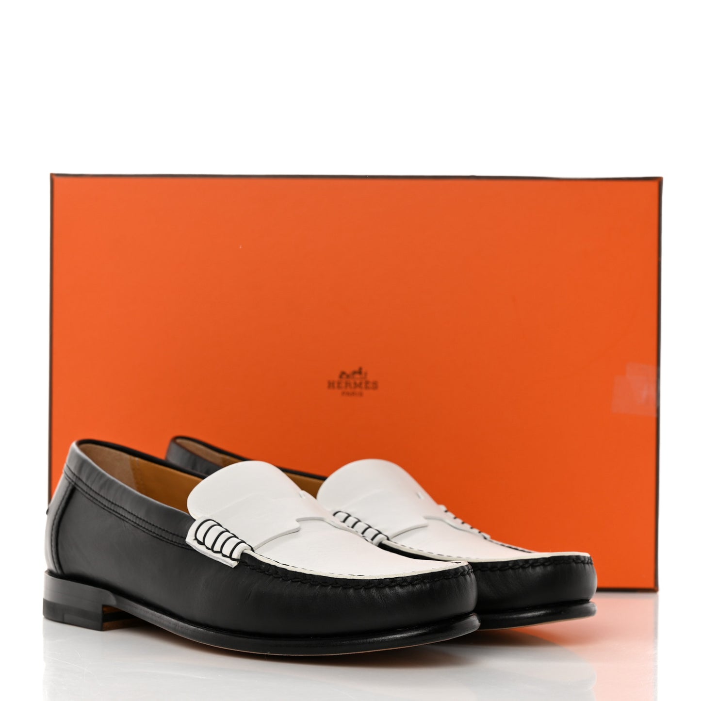 Calfskin Womens Kennedy Loafers 36 Black White