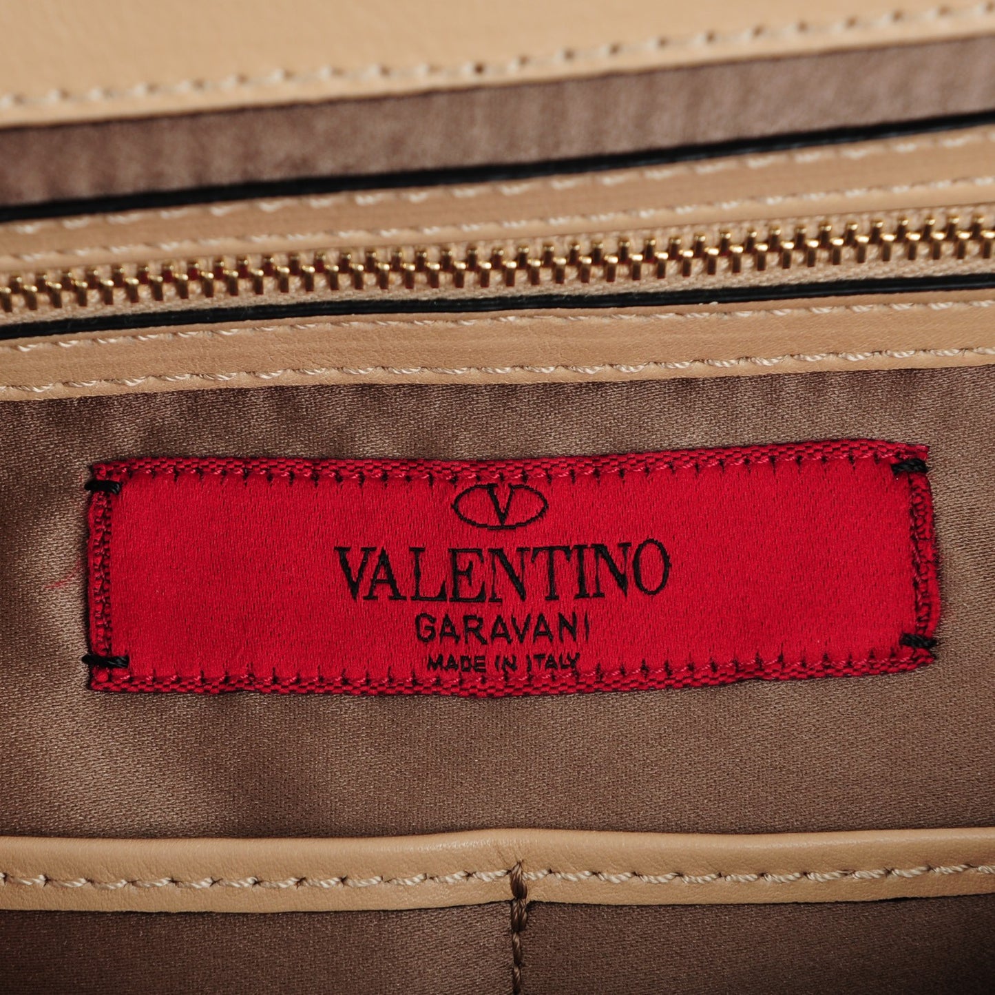 Vitello Large Rockstud Flap Satchel Poudre