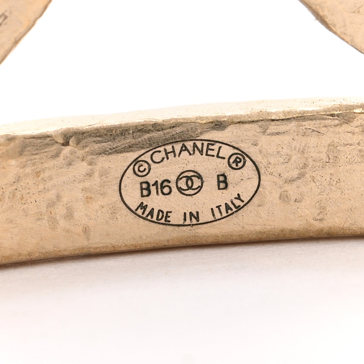 Metal Logo CC Cuff Gold