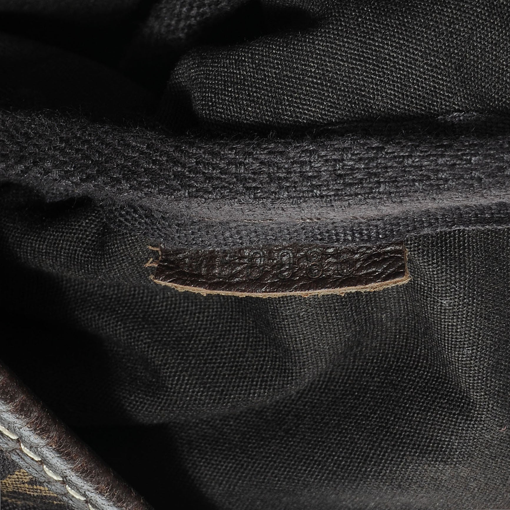 Louis Vuitton Monogram Mini Lin Saumur Ebene 7 of 7