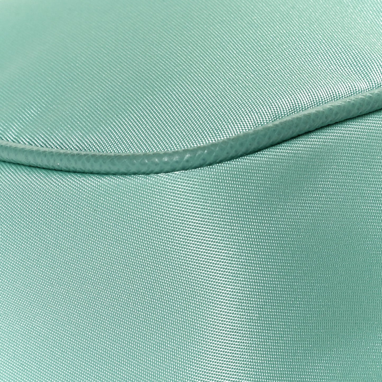 Nylon Saffiano Re-Edition 2005 Shoulder Bag Giada