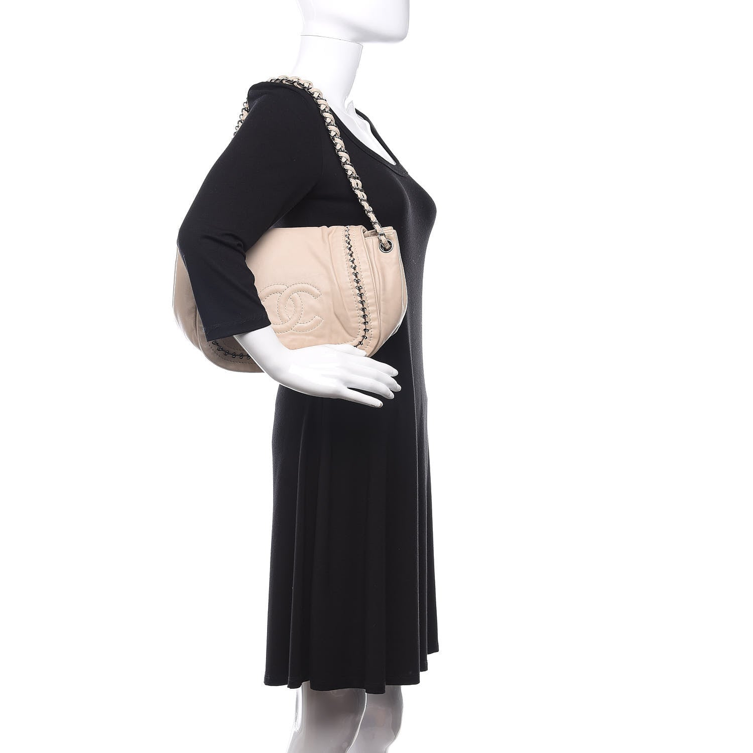 Chanel Smooth Calfskin Luxe Ligne Flap Light Beige 2 of 15