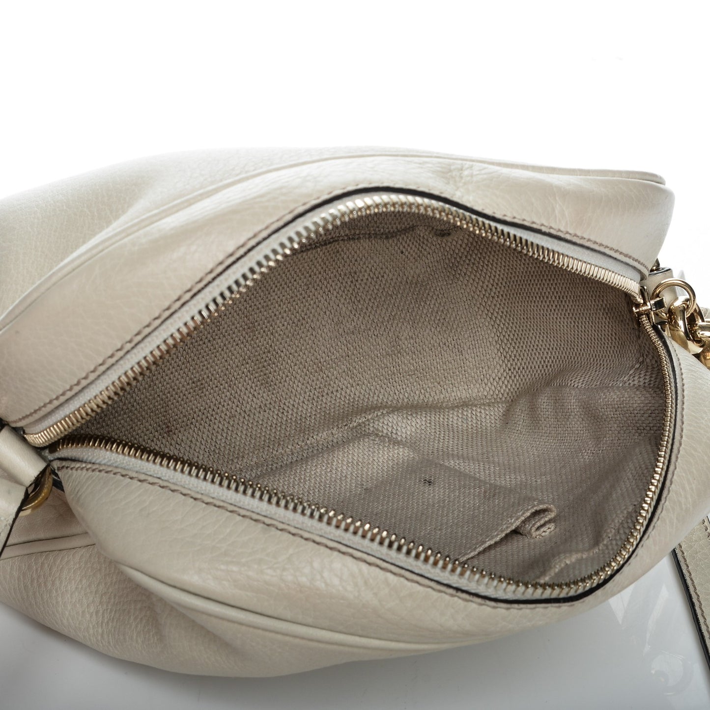 Pebbled Calfskin Small Soho Disco Bag Off White