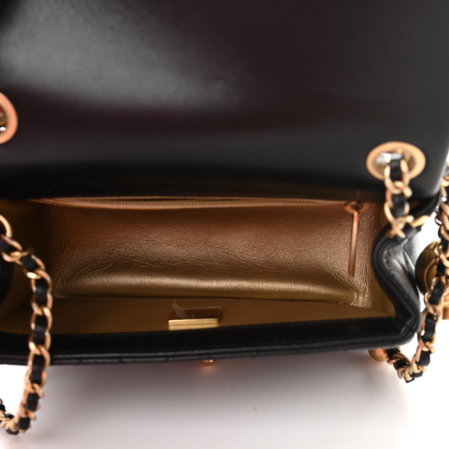 Lambskin Quilted Mini Pearl Crush Flap Black
